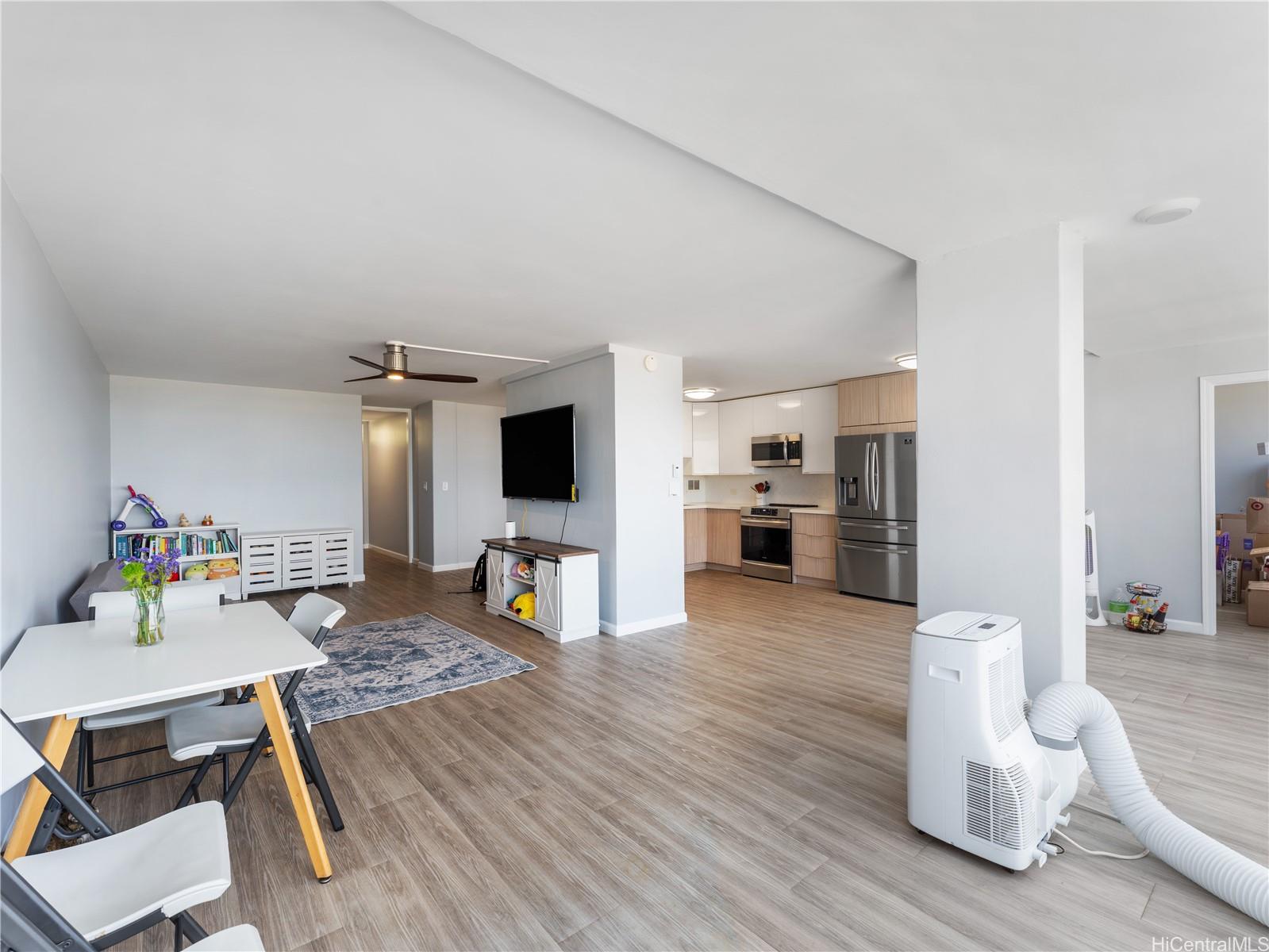 Kahala Towers condo # B601, Honolulu, Hawaii - photo 4 of 18