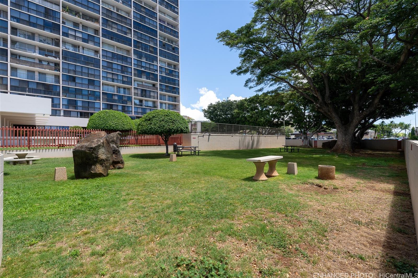 Kahala Towers condo # B703, Honolulu, Hawaii - photo 9 of 10