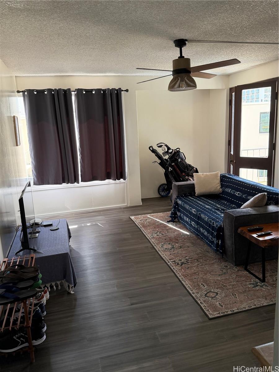 Palms Inc condo # 1003, Honolulu, Hawaii - photo 2 of 22