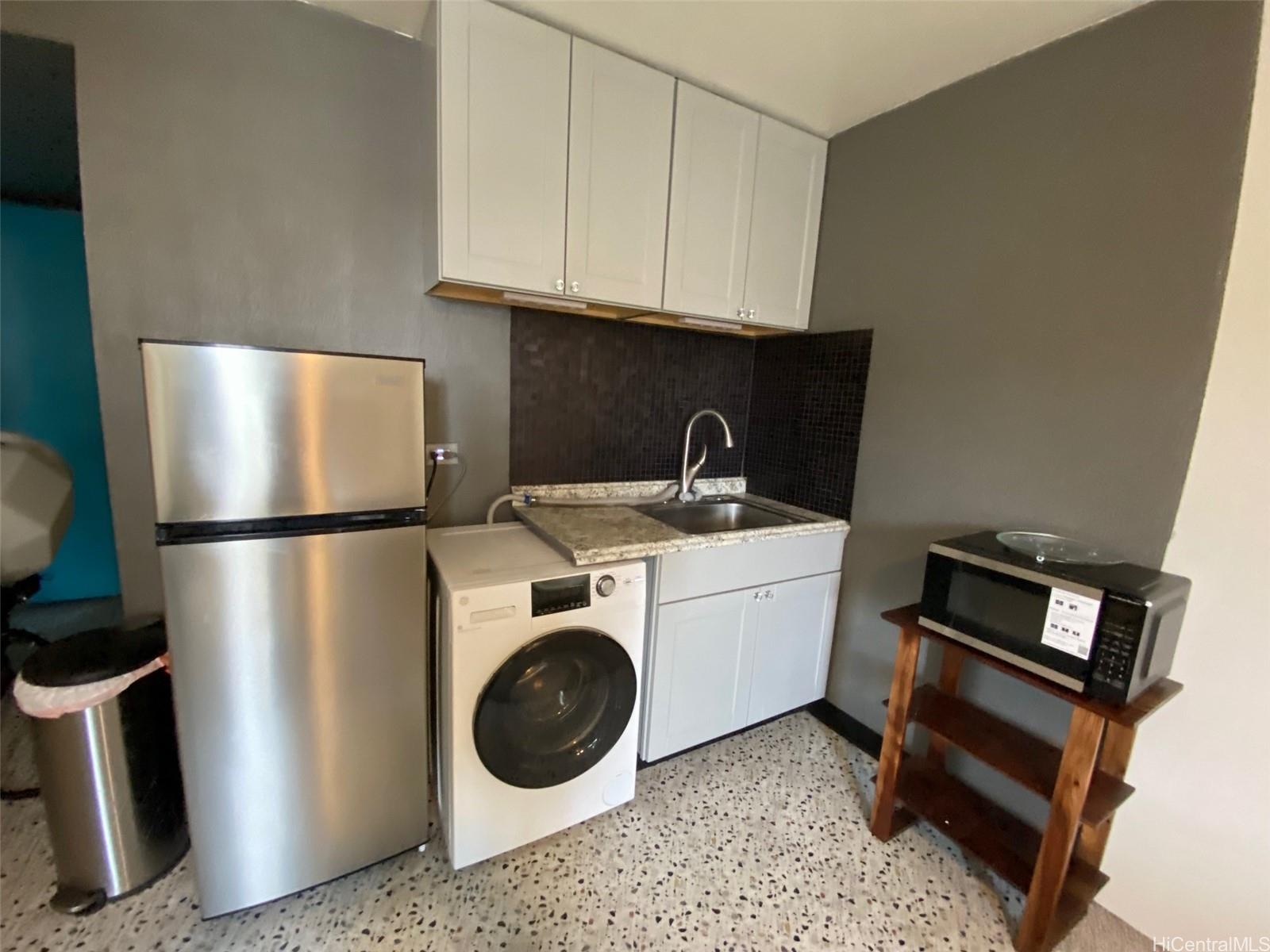 Palms Inc condo # 1003, Honolulu, Hawaii - photo 15 of 22