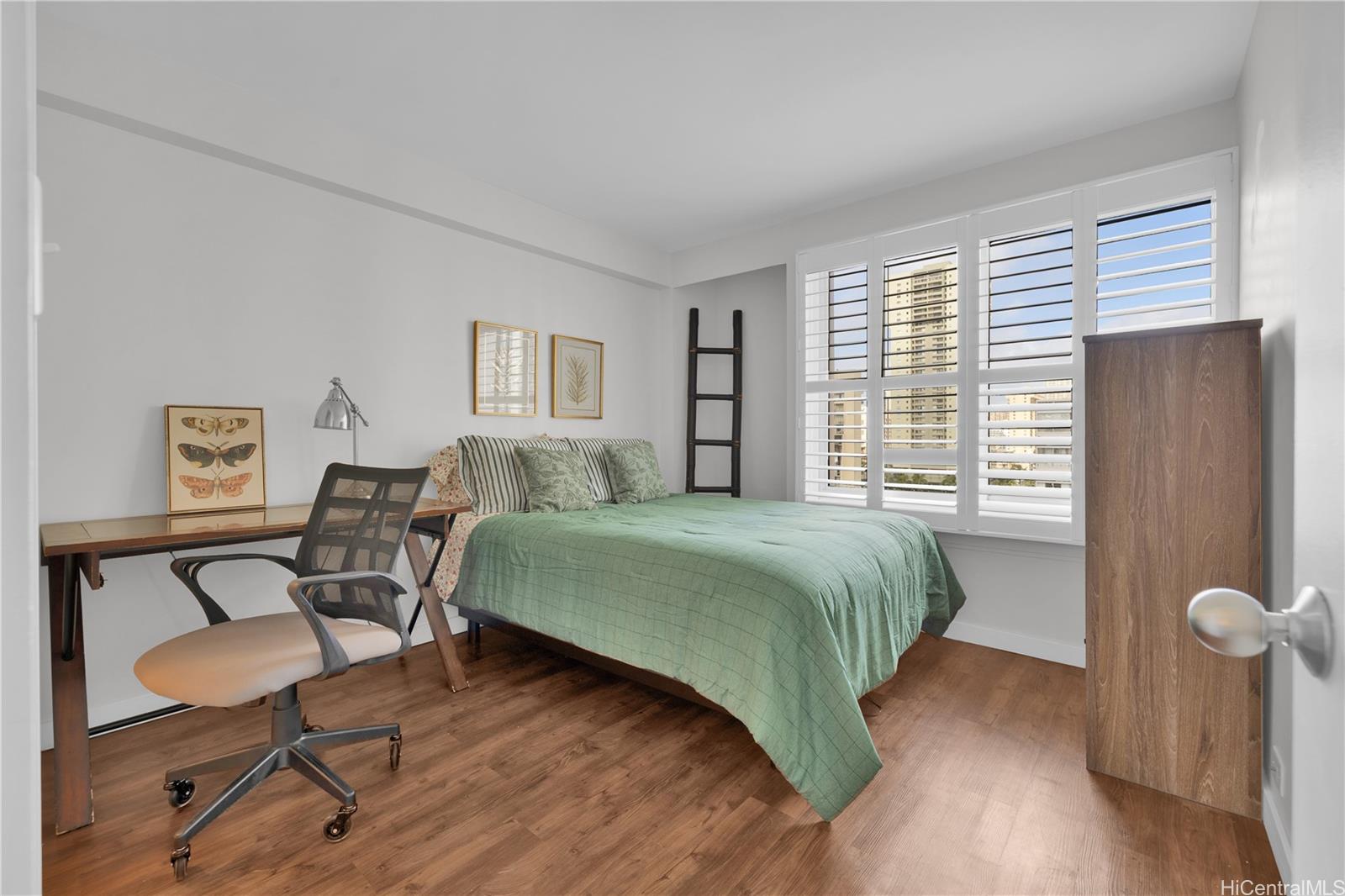 Palms Inc condo # 1301, Honolulu, Hawaii - photo 13 of 24