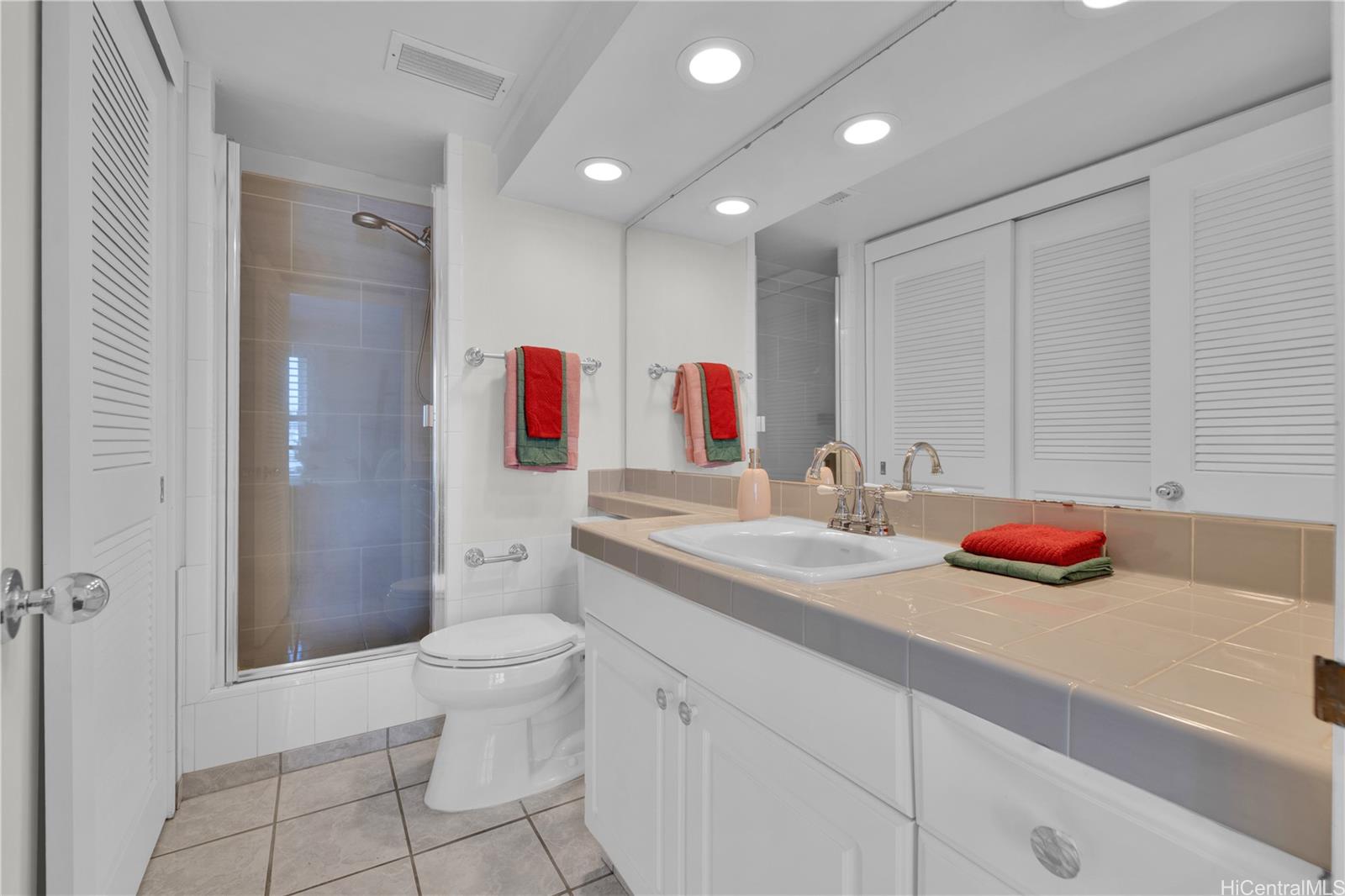 Palms Inc condo # 1301, Honolulu, Hawaii - photo 14 of 24