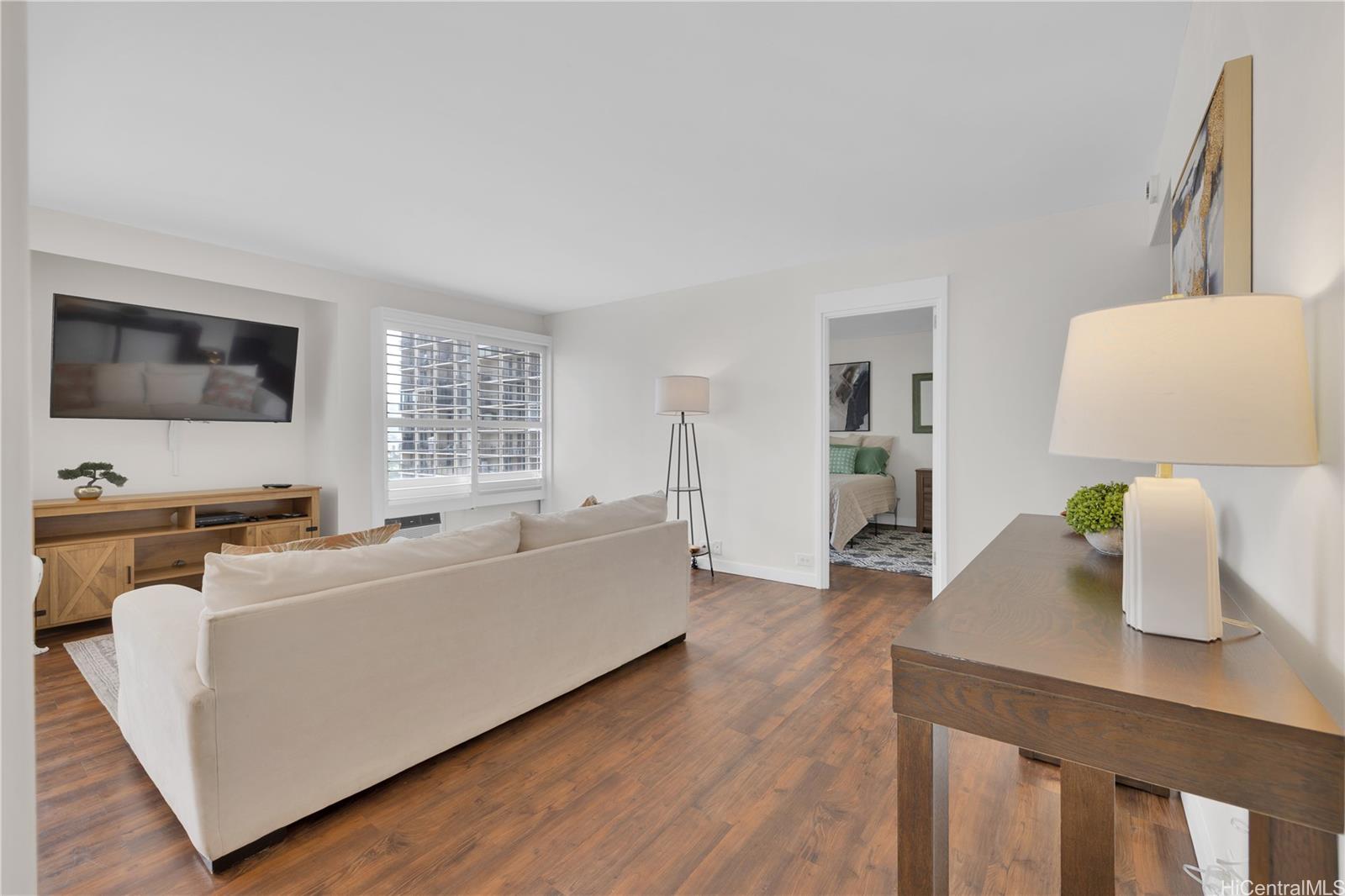 Palms Inc condo # 1301, Honolulu, Hawaii - photo 6 of 24