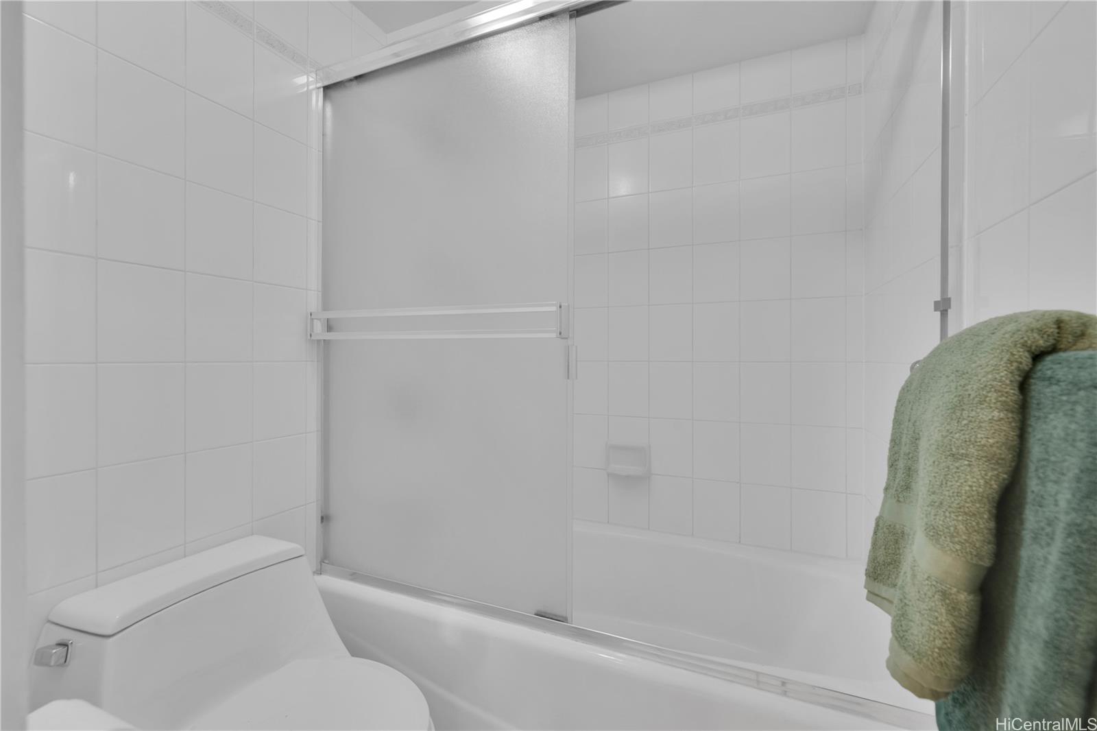 Palms Inc condo # 1301, Honolulu, Hawaii - photo 9 of 24