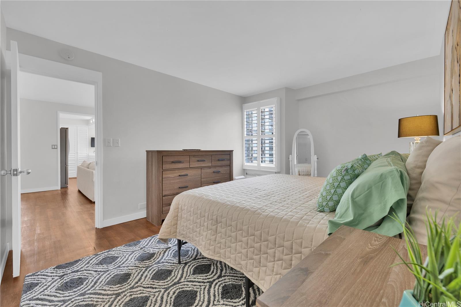 Palms Inc condo # 1301, Honolulu, Hawaii - photo 10 of 24