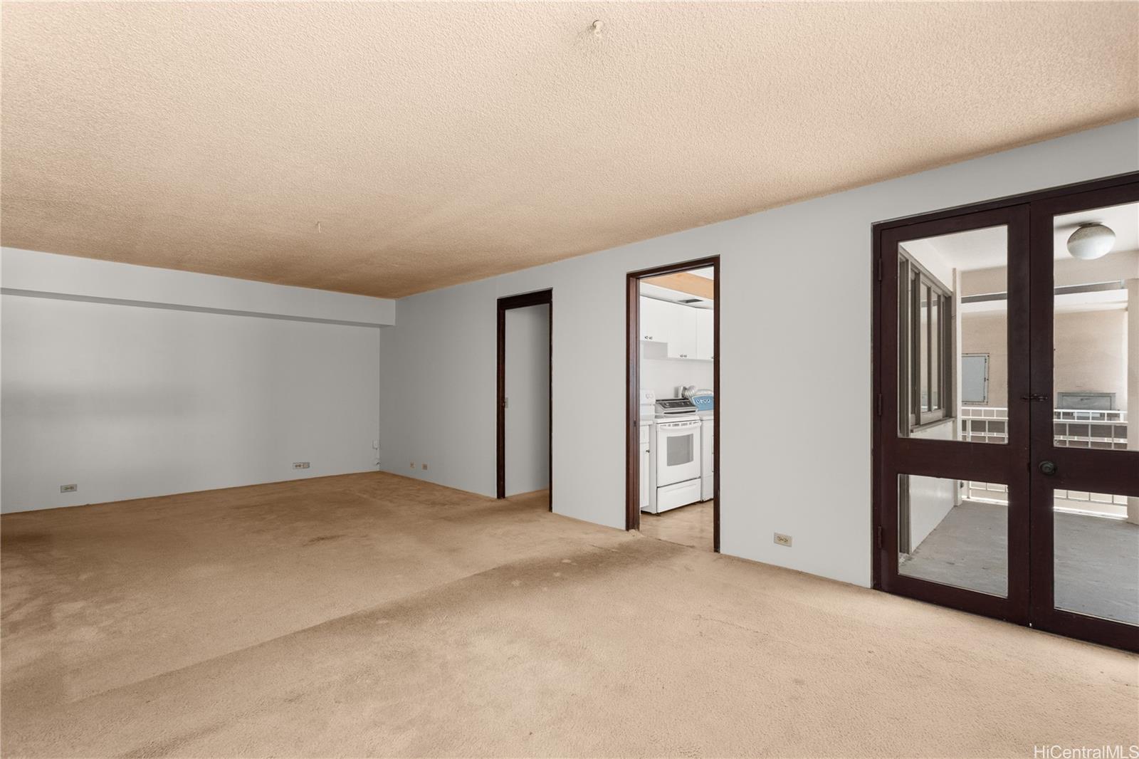 Palms Inc condo # 304, Honolulu, Hawaii - photo 2 of 24