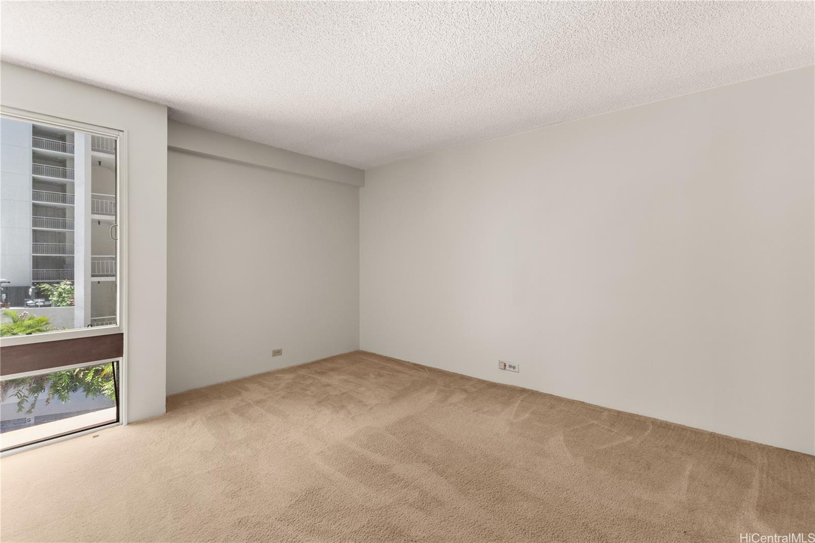 Palms Inc condo # 304, Honolulu, Hawaii - photo 11 of 24