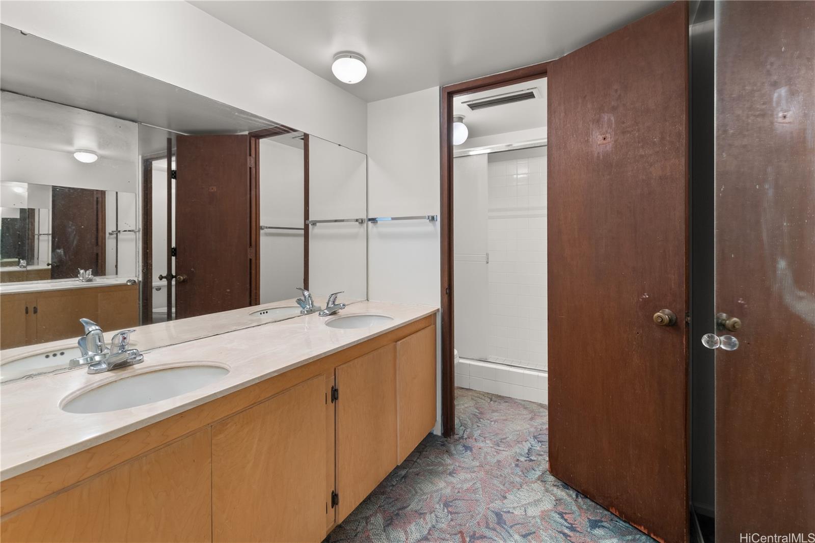 Palms Inc condo # 304, Honolulu, Hawaii - photo 12 of 24