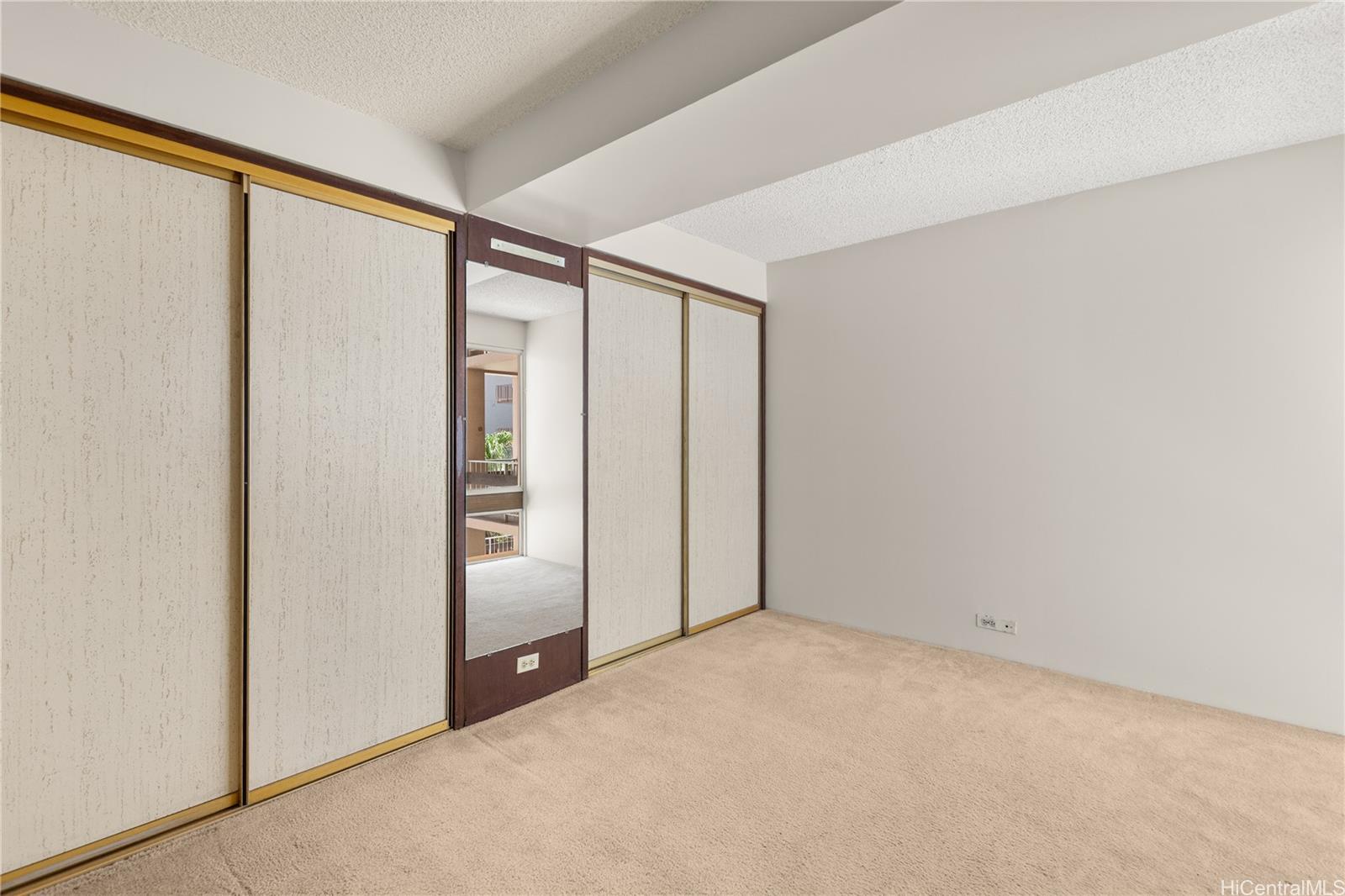 Palms Inc condo # 304, Honolulu, Hawaii - photo 15 of 24