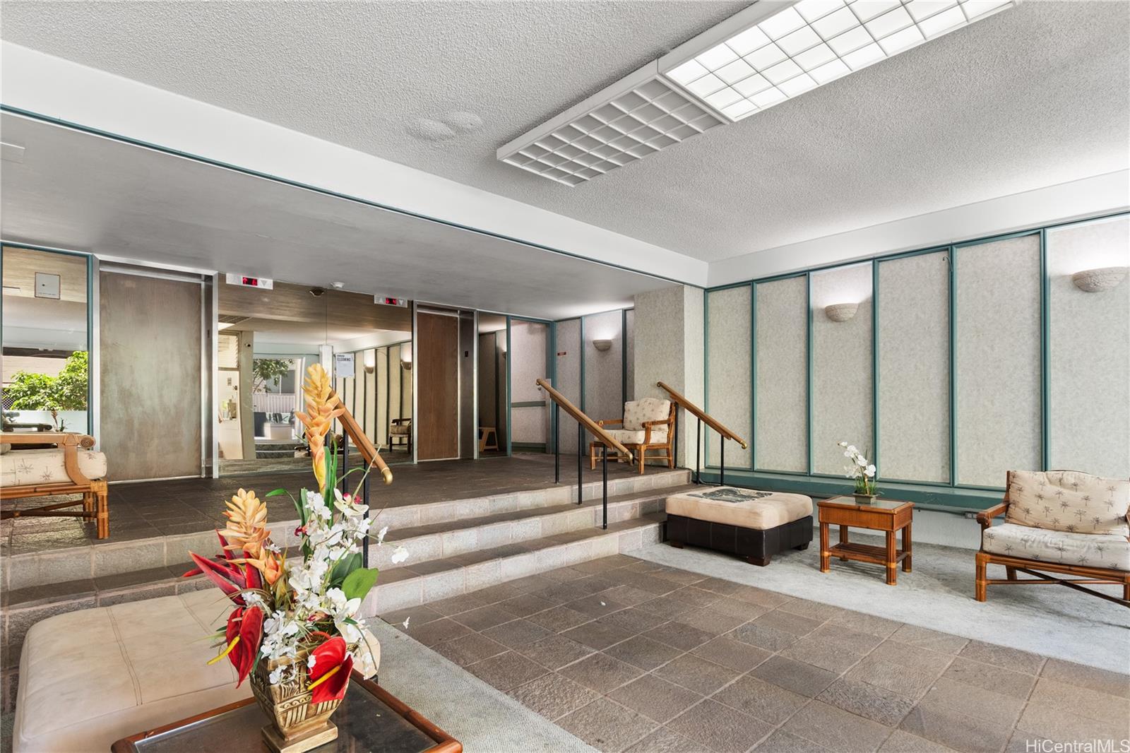 Palms Inc condo # 304, Honolulu, Hawaii - photo 17 of 24