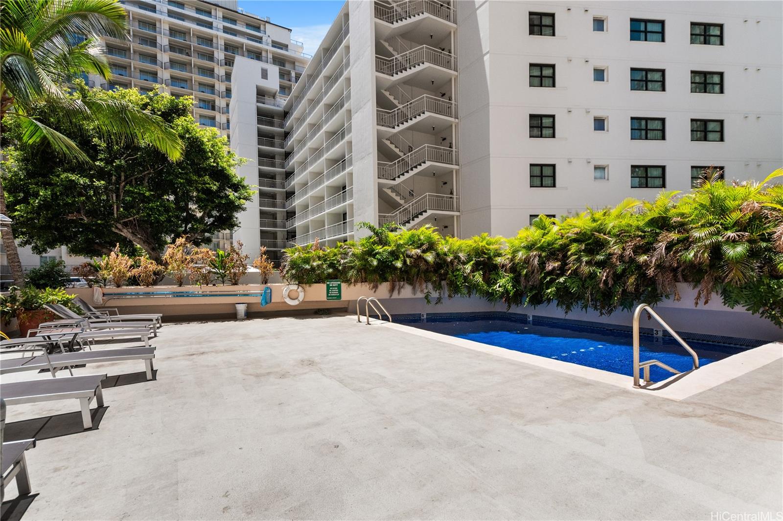 Palms Inc condo # 304, Honolulu, Hawaii - photo 18 of 24