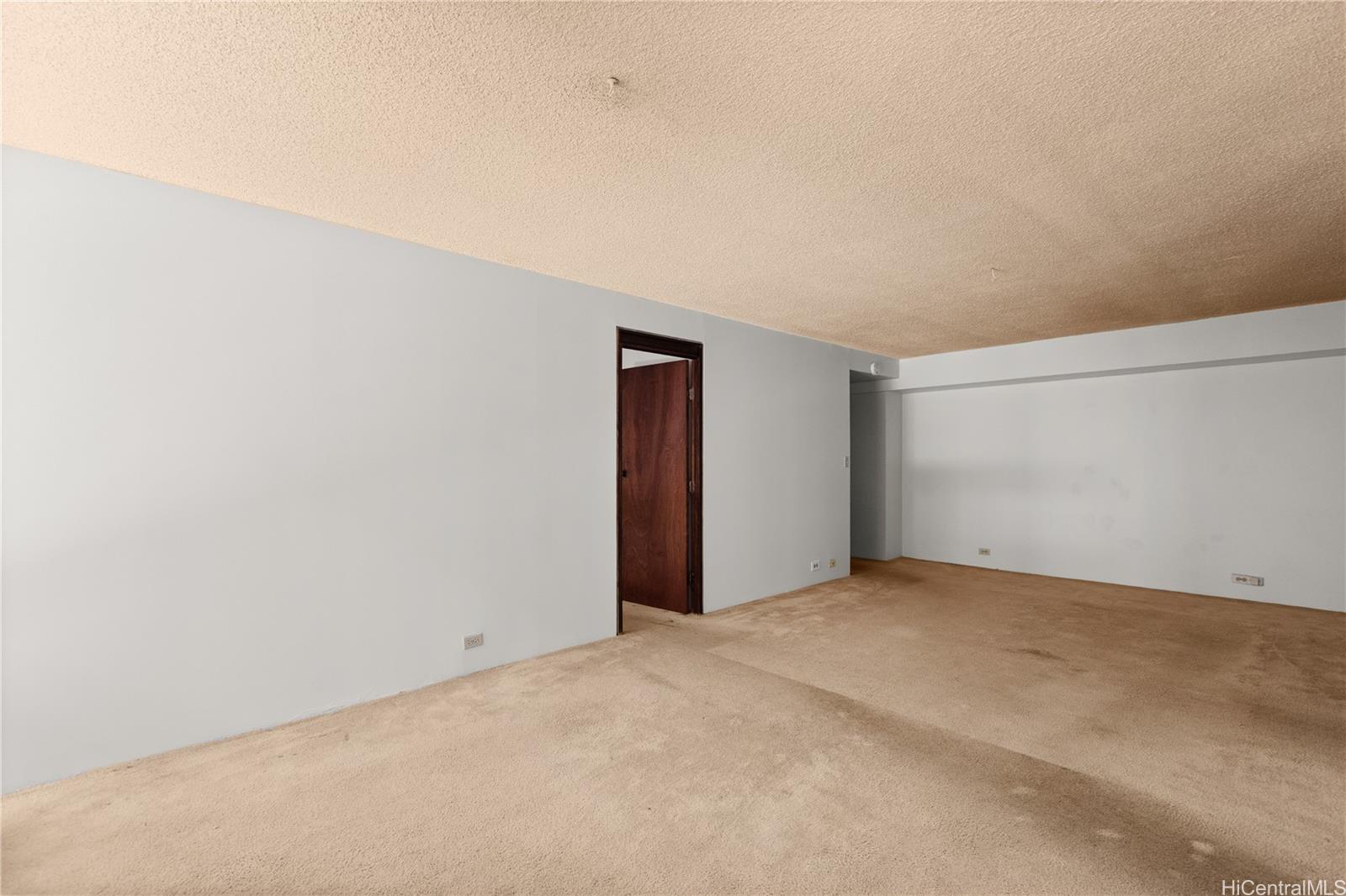 Palms Inc condo # 304, Honolulu, Hawaii - photo 3 of 24