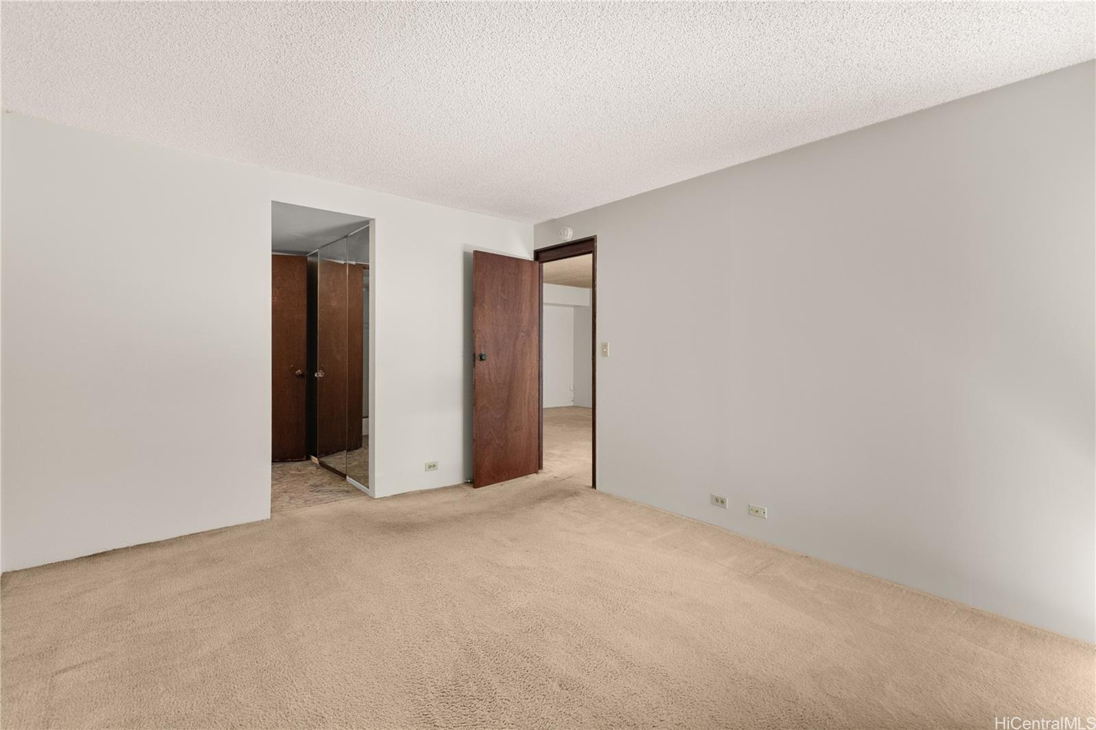 Palms Inc condo # 304, Honolulu, Hawaii - photo 10 of 24