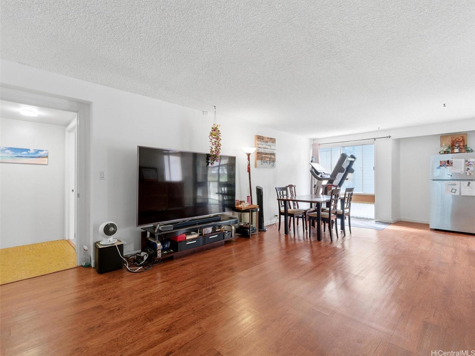 Palms Inc condo # 307, Honolulu, Hawaii - photo 2 of 17