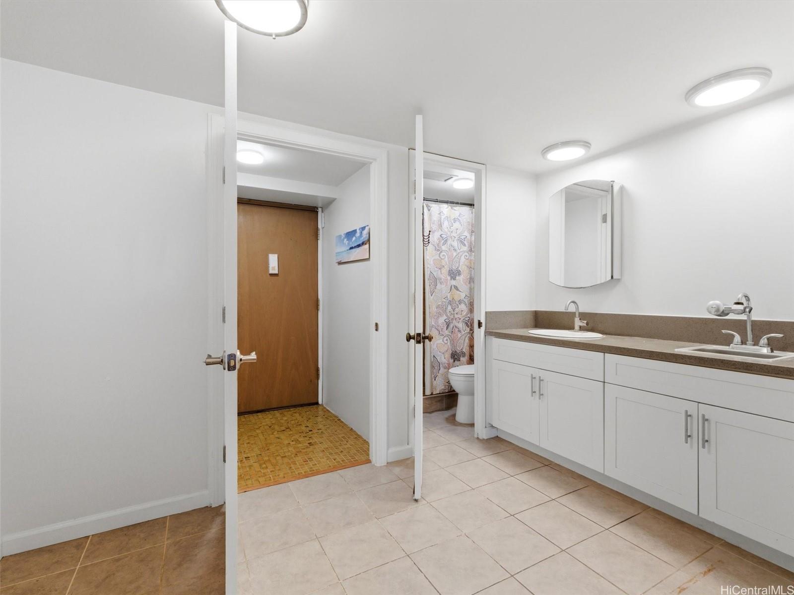 Palms Inc condo # 307, Honolulu, Hawaii - photo 13 of 17