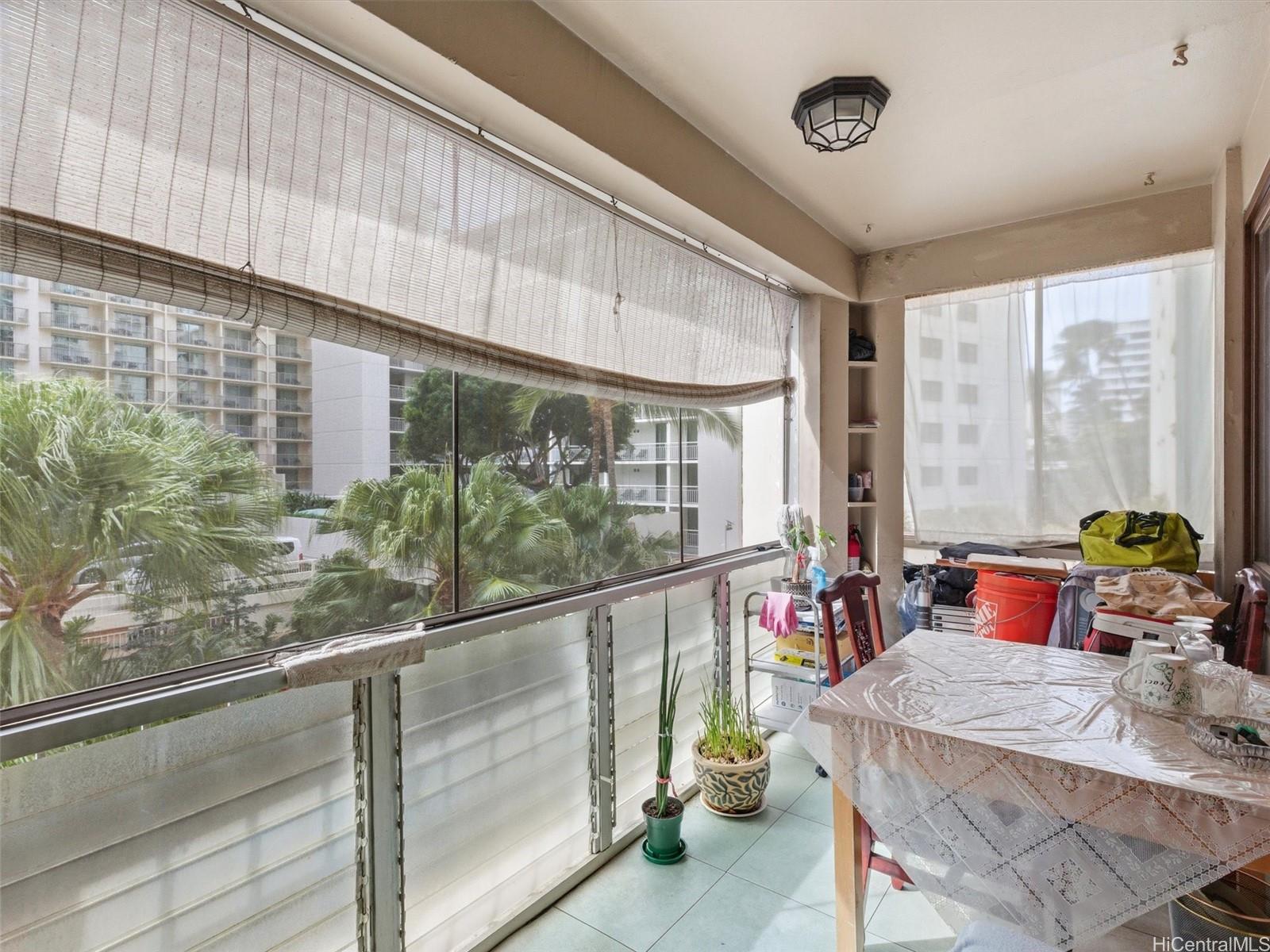 Palms Inc condo # 307, Honolulu, Hawaii - photo 7 of 17