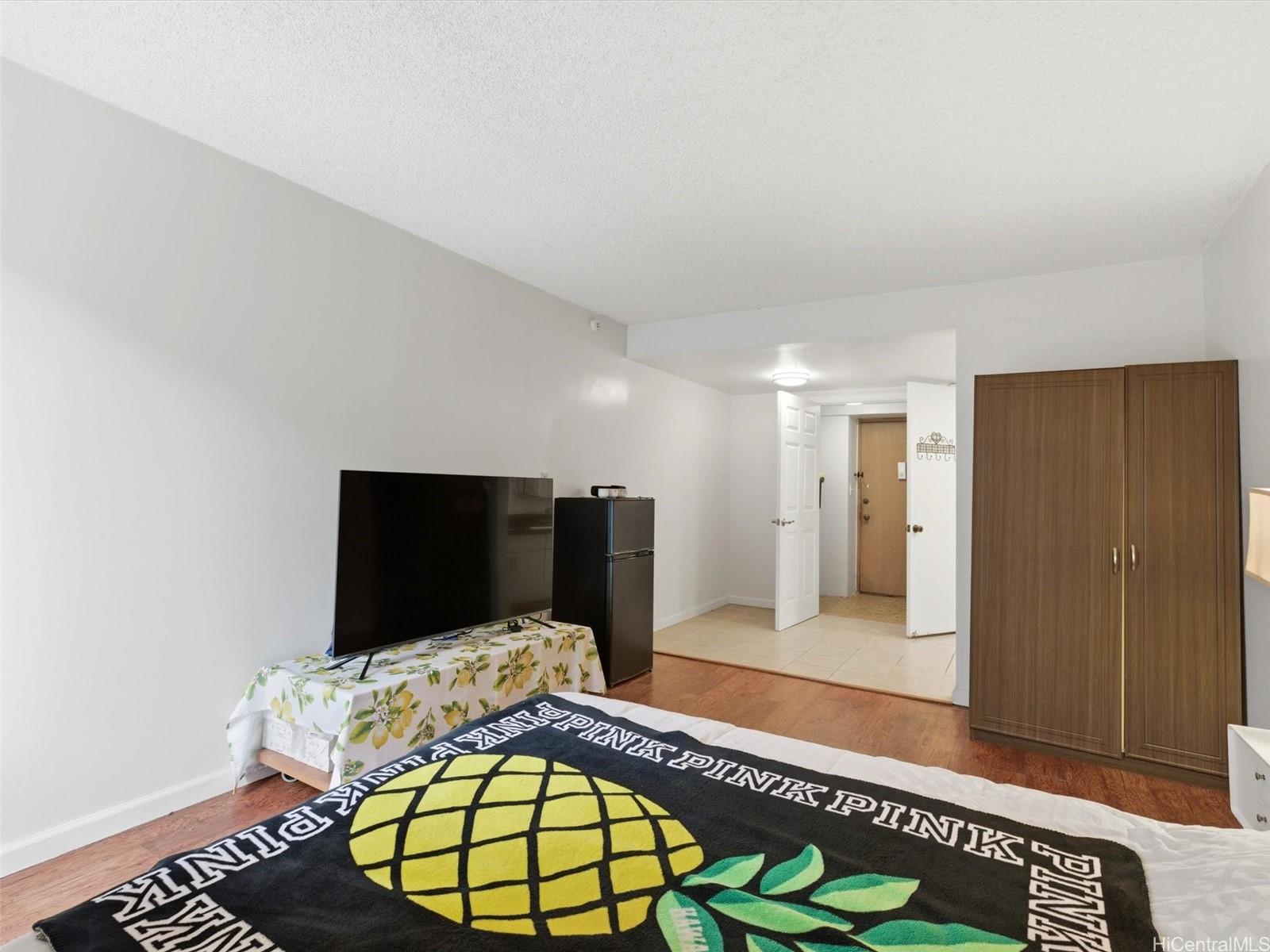 Palms Inc condo # 307, Honolulu, Hawaii - photo 10 of 17