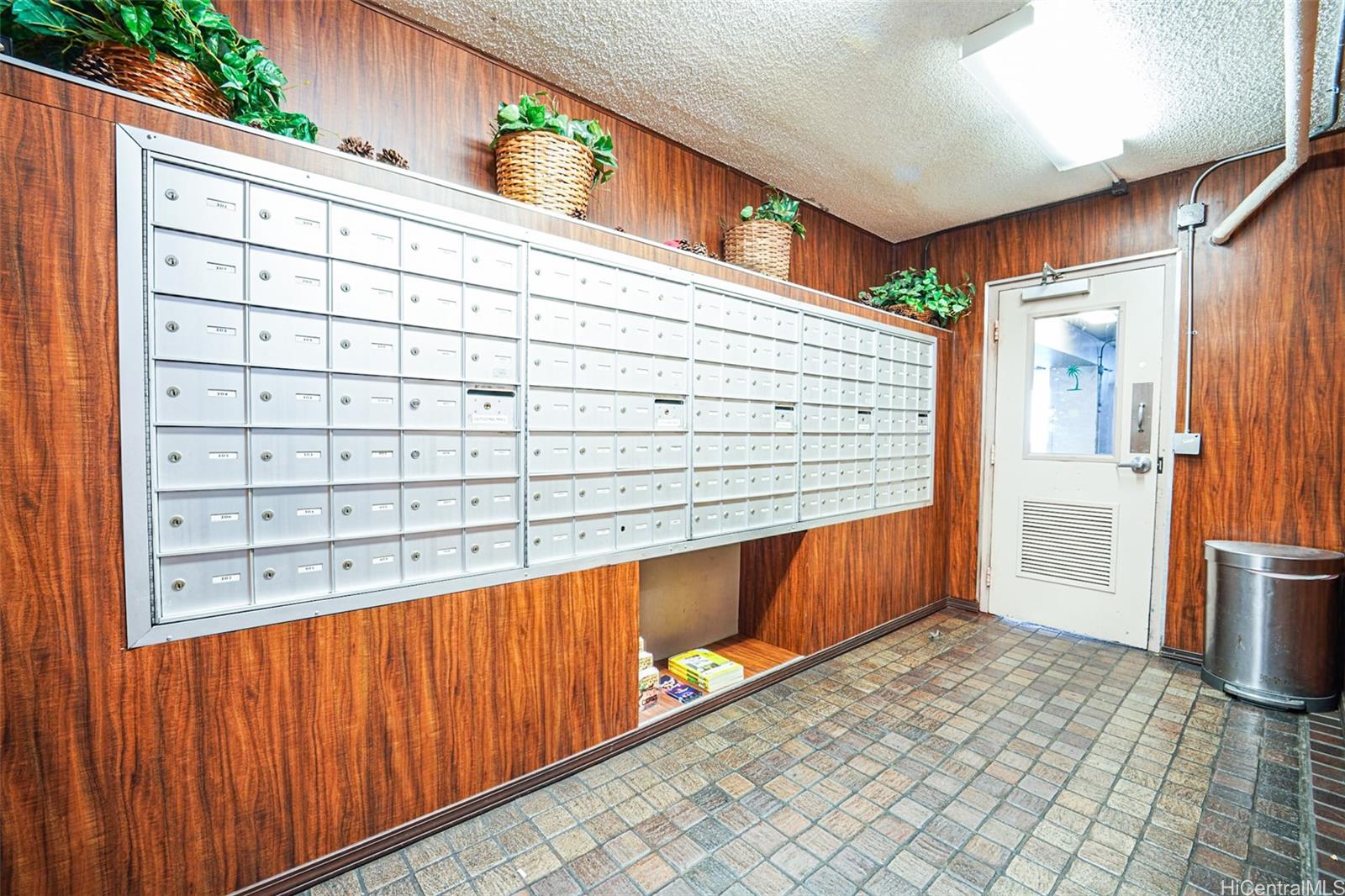 Palms Inc condo # 309, Honolulu, Hawaii - photo 22 of 25