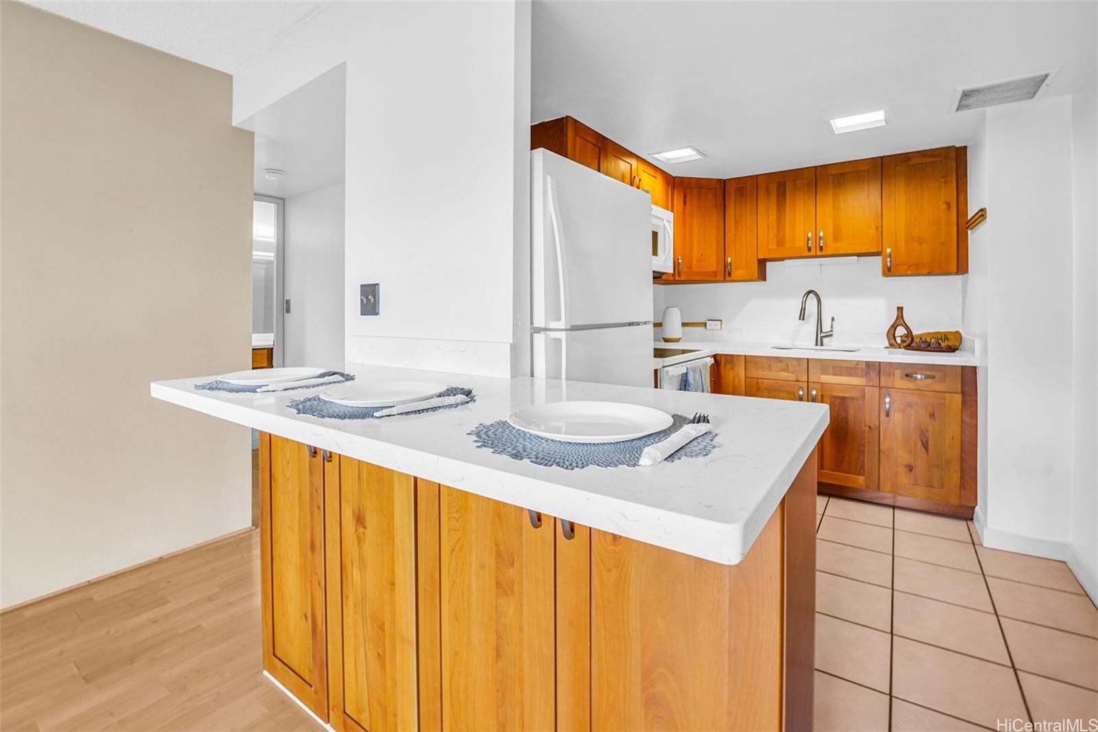 Palms Inc condo # 309, Honolulu, Hawaii - photo 6 of 25