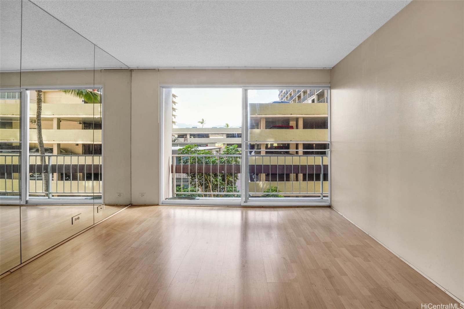 Palms Inc condo # 309, Honolulu, Hawaii - photo 8 of 25