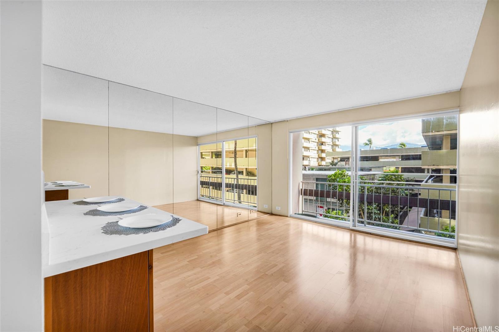 Palms Inc condo # 309, Honolulu, Hawaii - photo 10 of 25