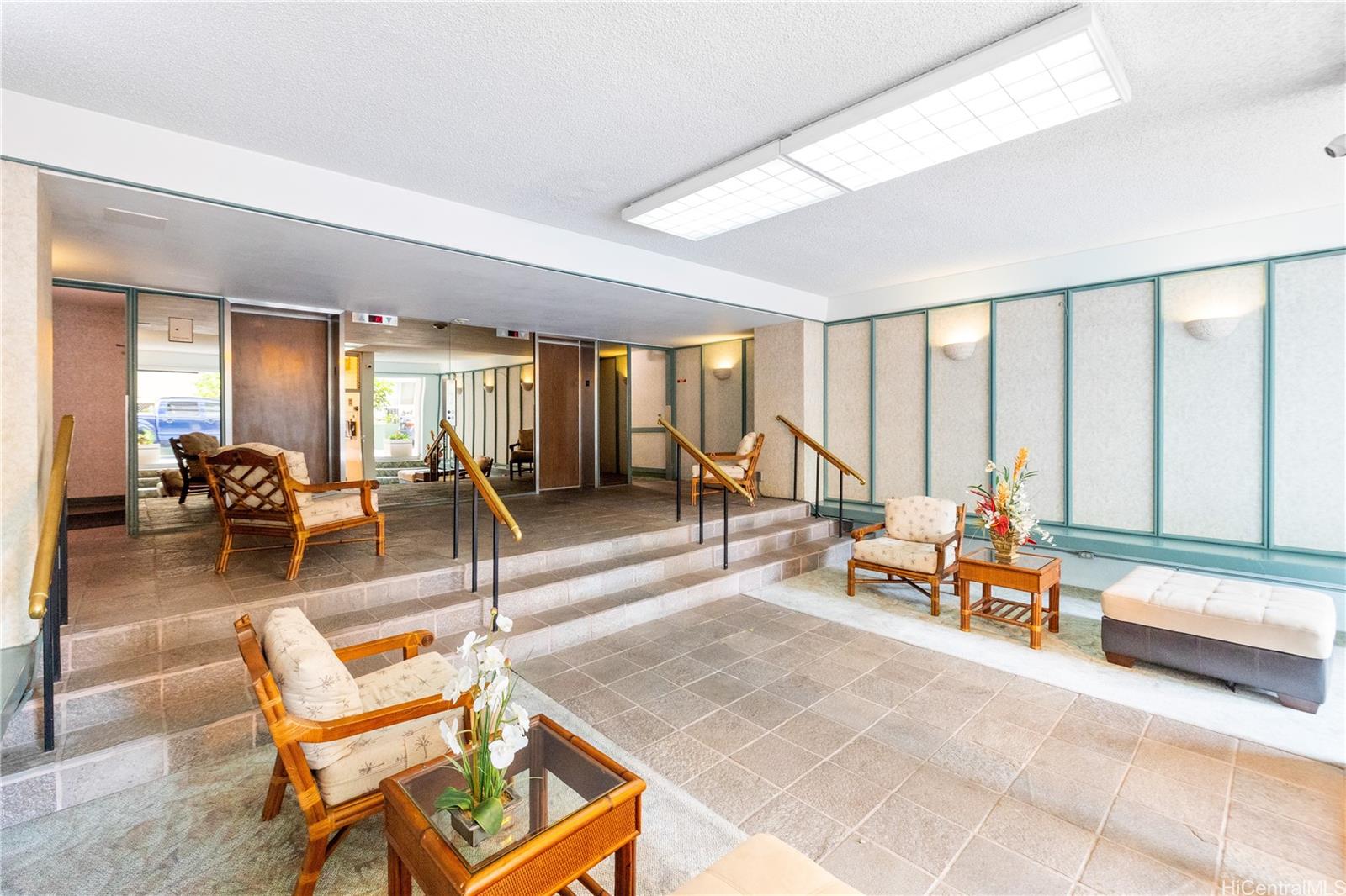 Palms Inc condo # 601, Honolulu, Hawaii - photo 21 of 24