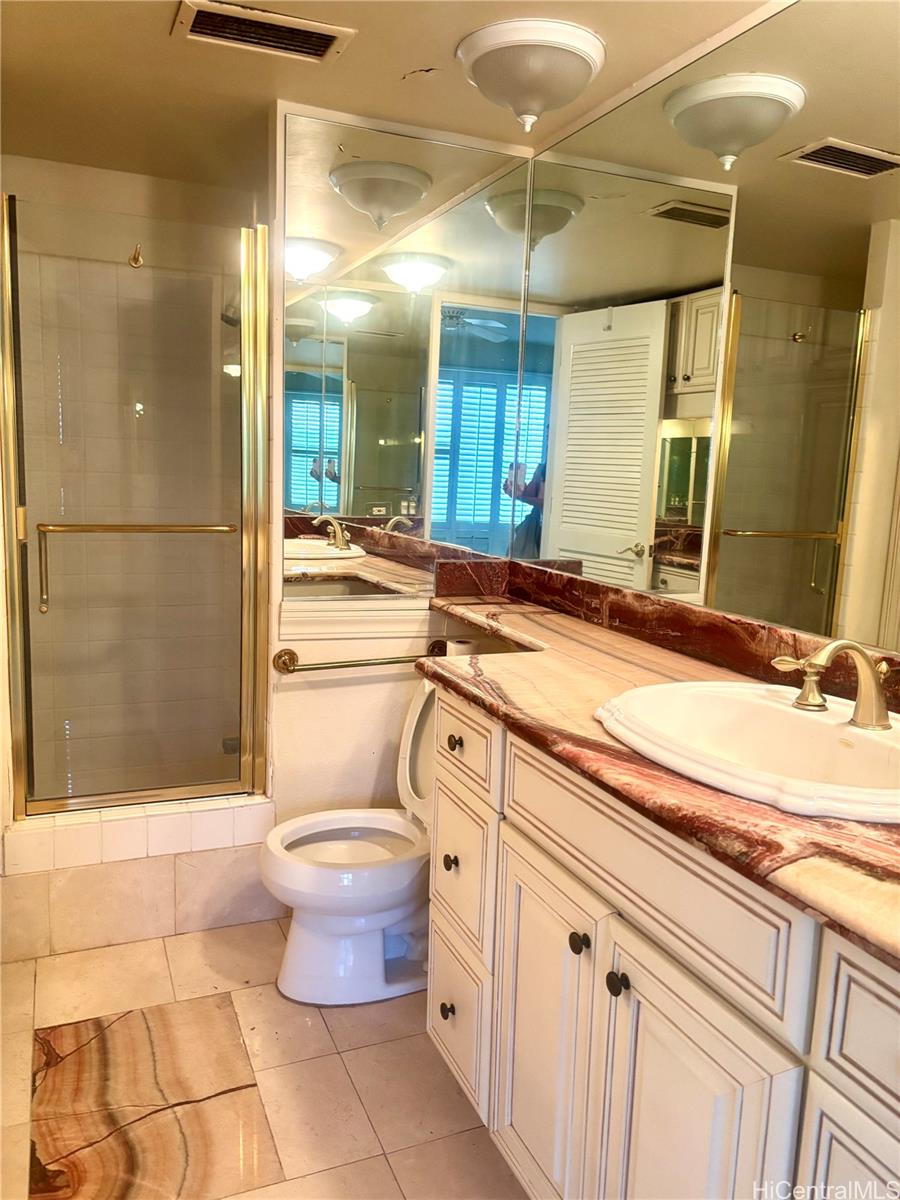 Palms Inc condo # 708, Honolulu, Hawaii - photo 8 of 11