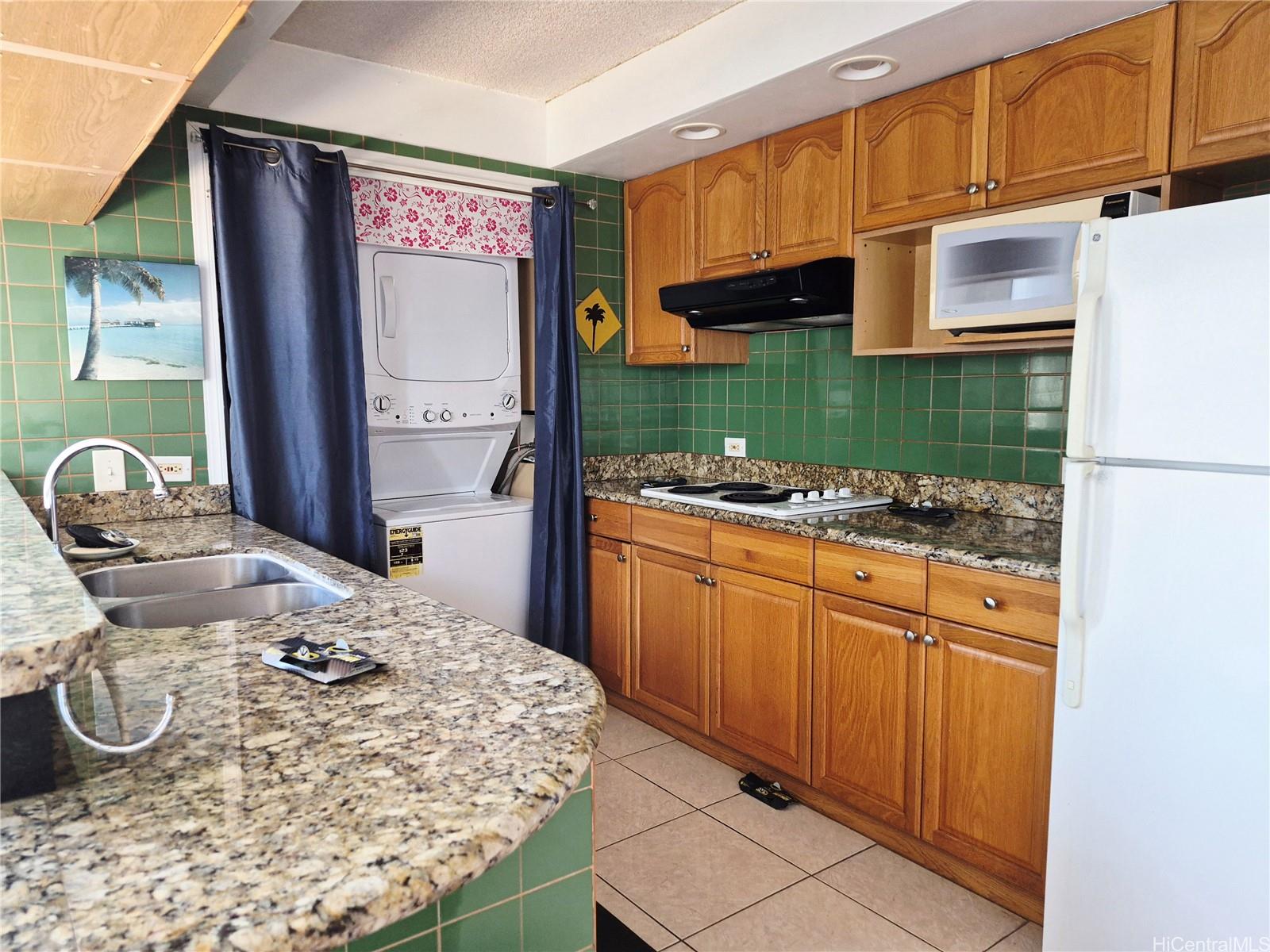 431 Nahua Street Honolulu - Rental - photo 2 of 7