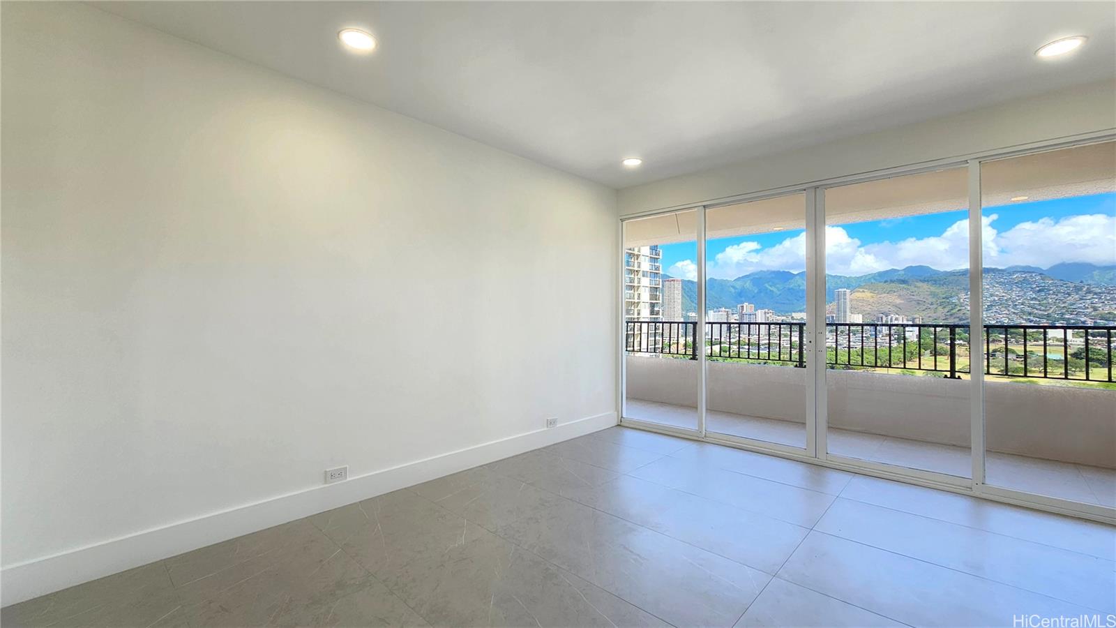 Palms Inc condo # PH1, Honolulu, Hawaii - photo 14 of 25