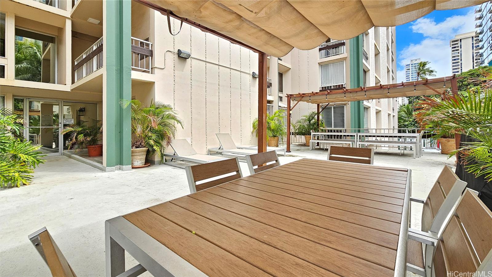 Palms Inc condo # PH1, Honolulu, Hawaii - photo 23 of 25