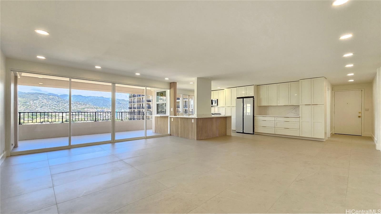 Palms Inc condo # PH1, Honolulu, Hawaii - photo 5 of 25