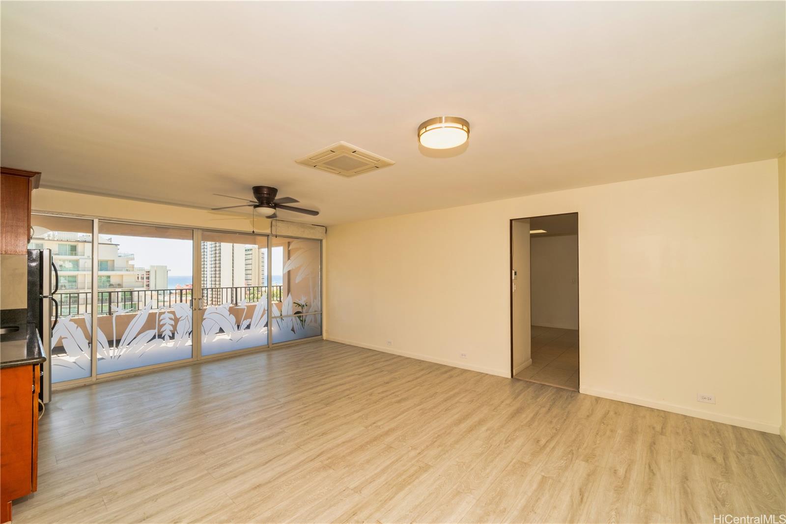 Palms Inc condo # PH2, Honolulu, Hawaii - photo 2 of 25