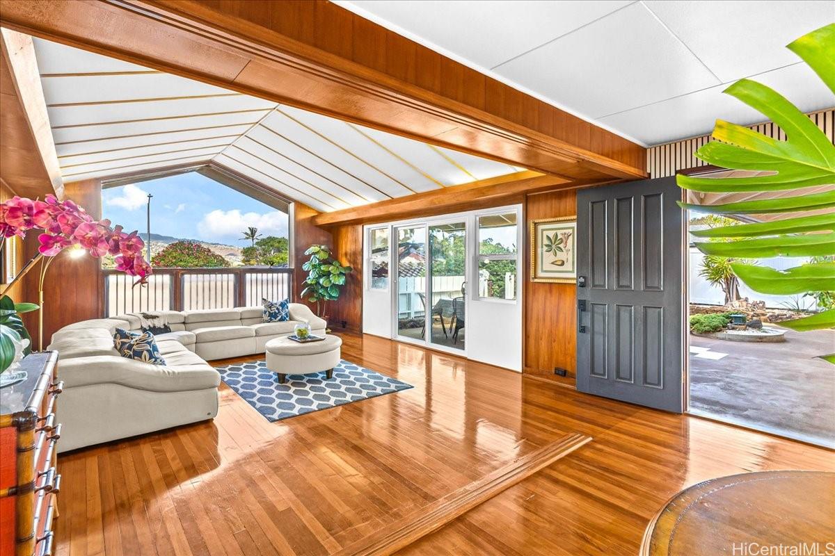 4316  Papu Circle Diamond Head, Diamond Head home - photo 2 of 25