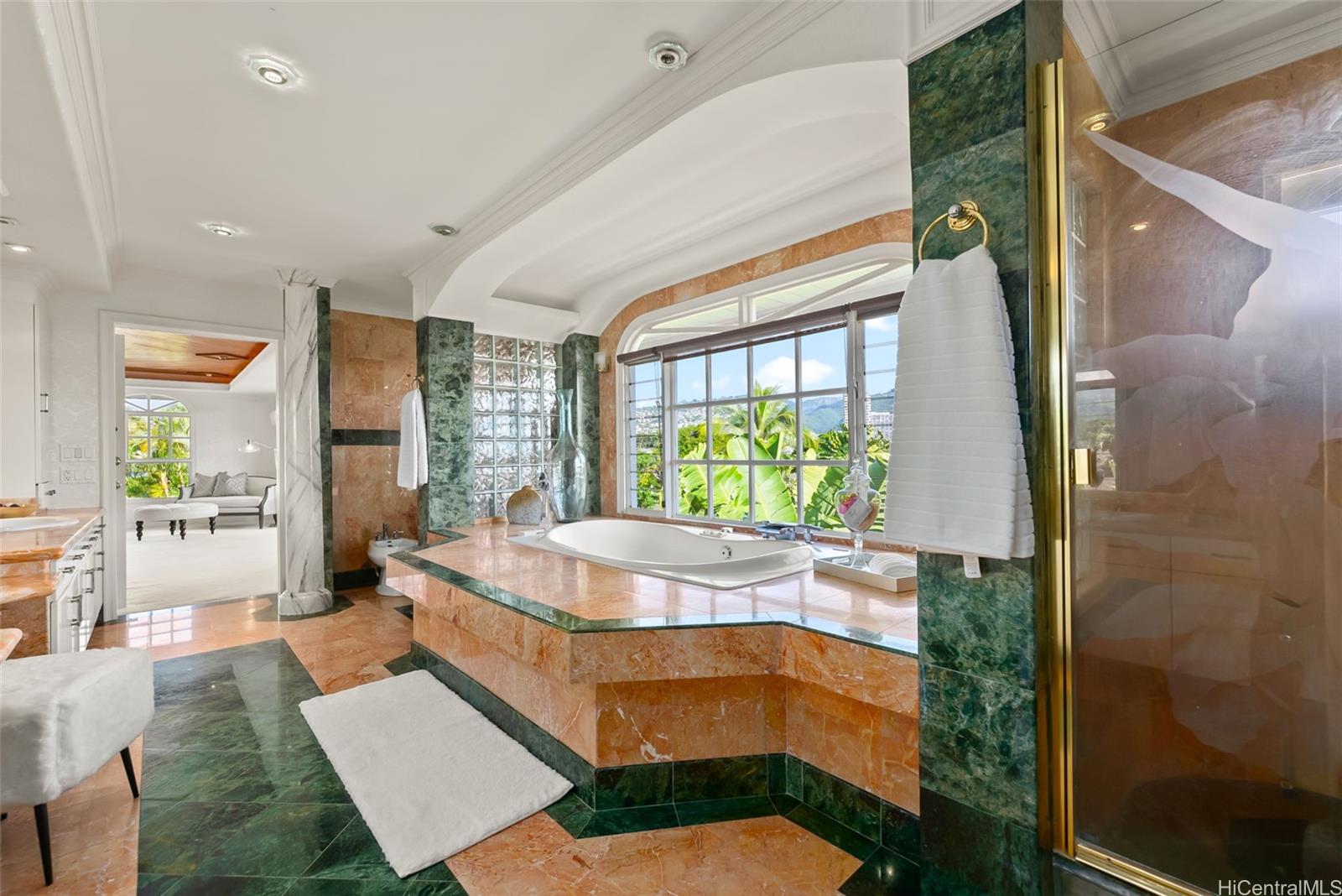 4327  Kilauea Ave Kahala Area, Diamond Head home - photo 16 of 25