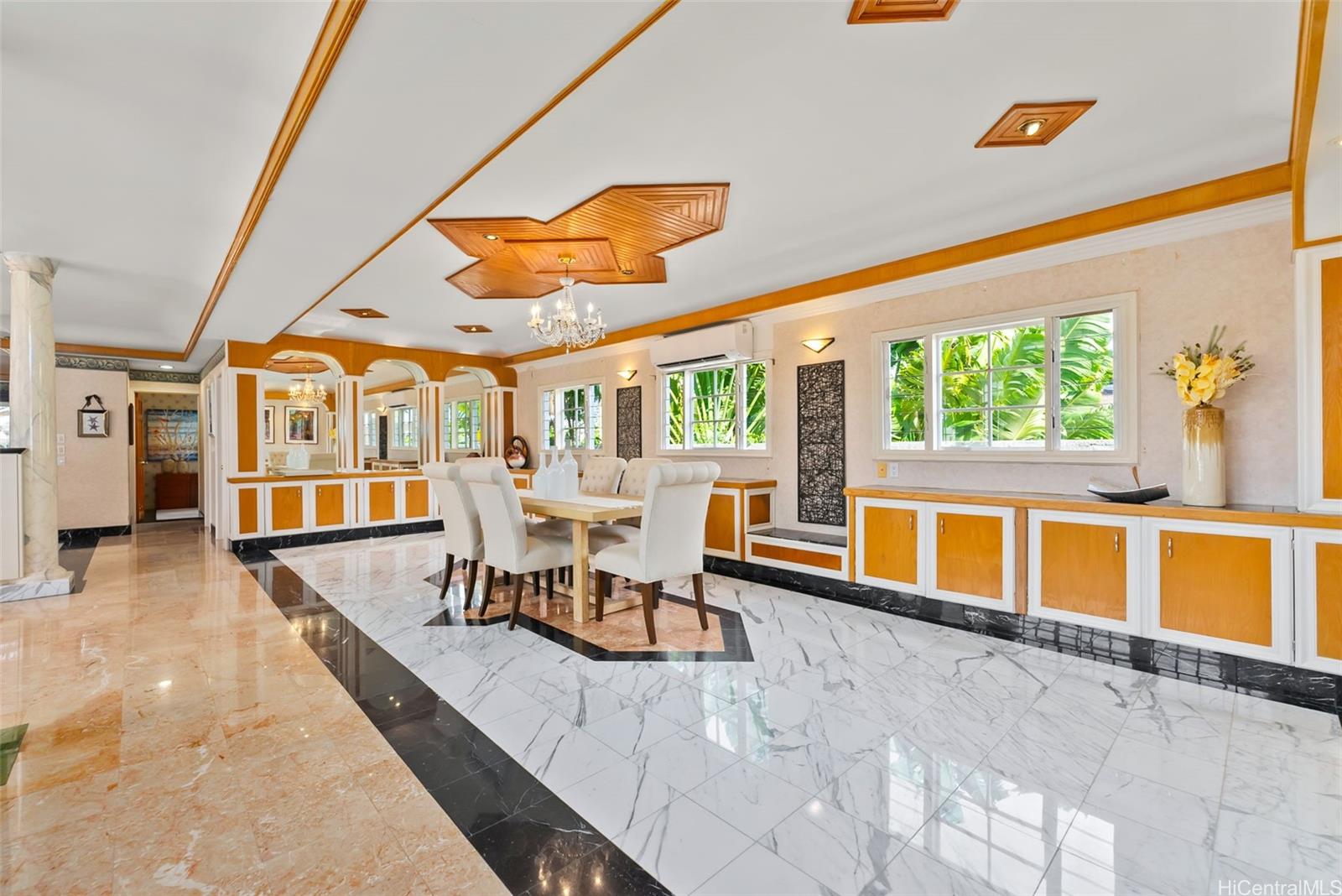 4327  Kilauea Ave Kahala Area, Diamond Head home - photo 4 of 25