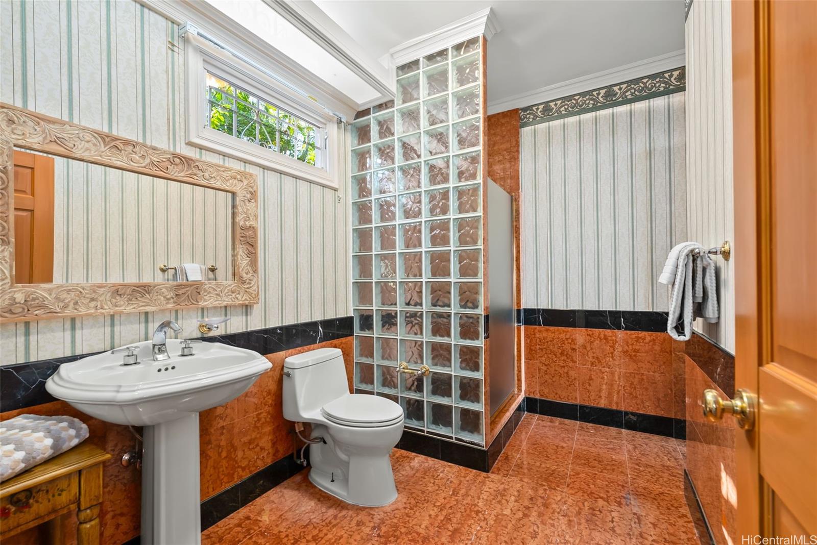 4327  Kilauea Ave Kahala Area, Diamond Head home - photo 9 of 25