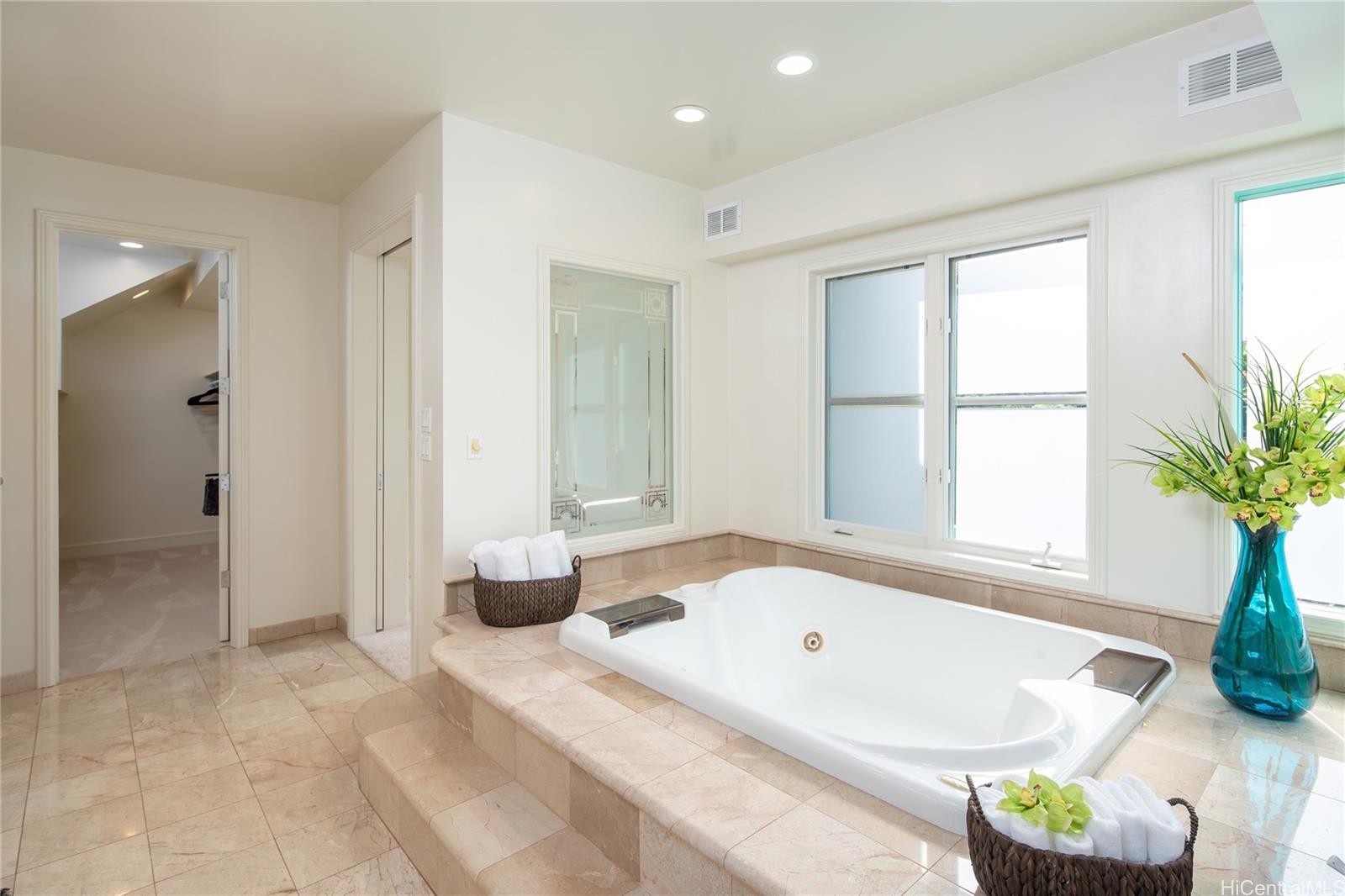 4343 Kahala Ave Honolulu - Rental - photo 12 of 25
