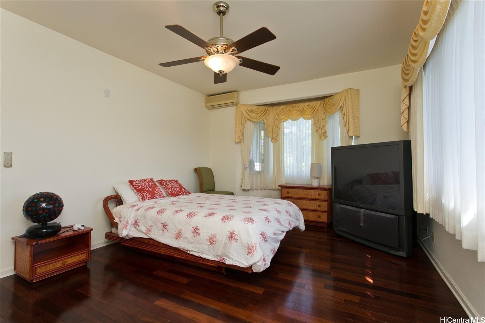 4347  Pahoa Ave Kahala Area, Diamond Head home - photo 22 of 25