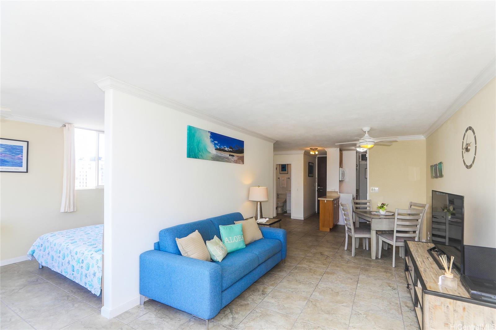 Seaside Towers condo # 1001, Honolulu, Hawaii - photo 3 of 14