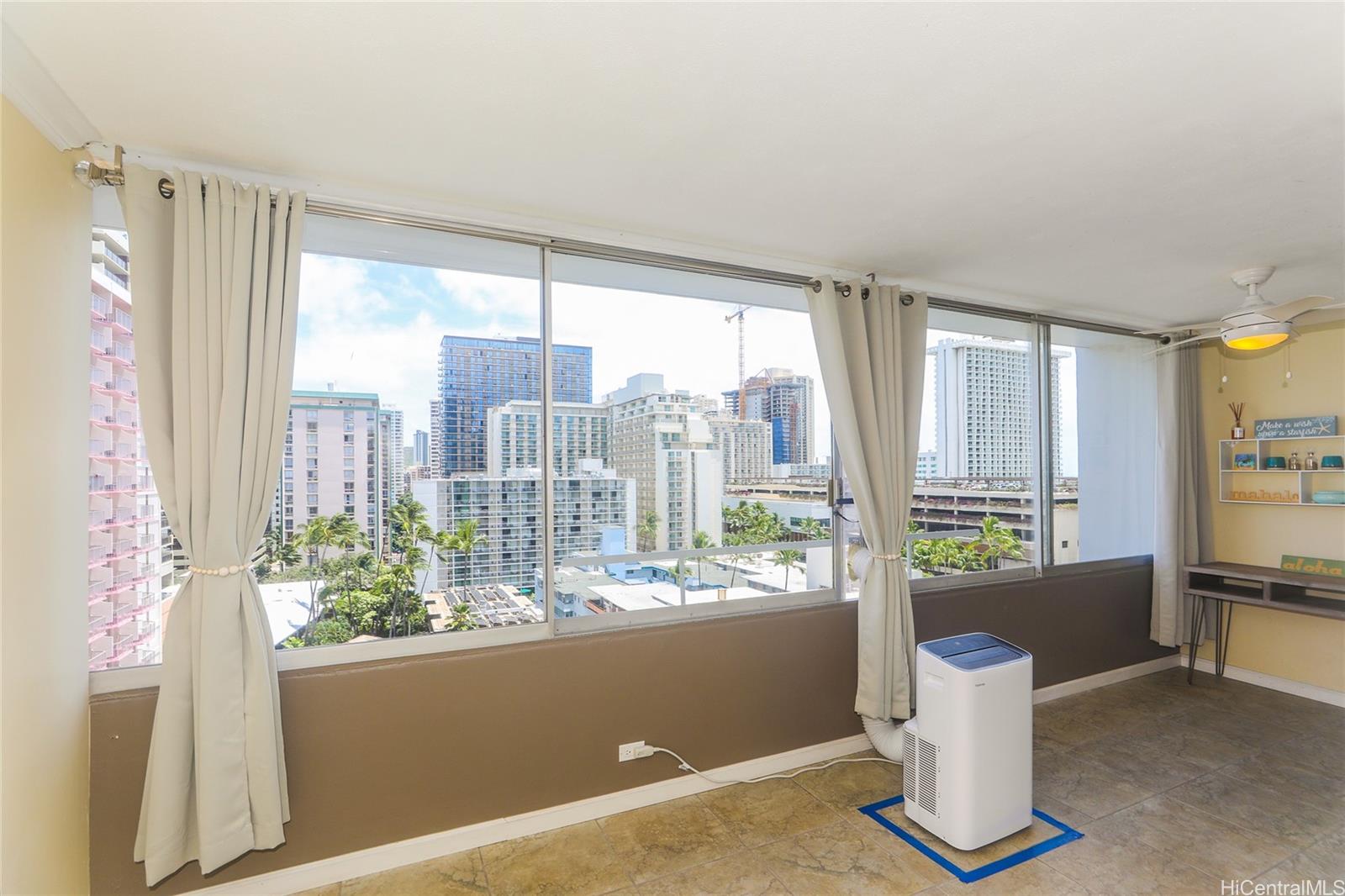 Seaside Towers condo # 1001, Honolulu, Hawaii - photo 6 of 14