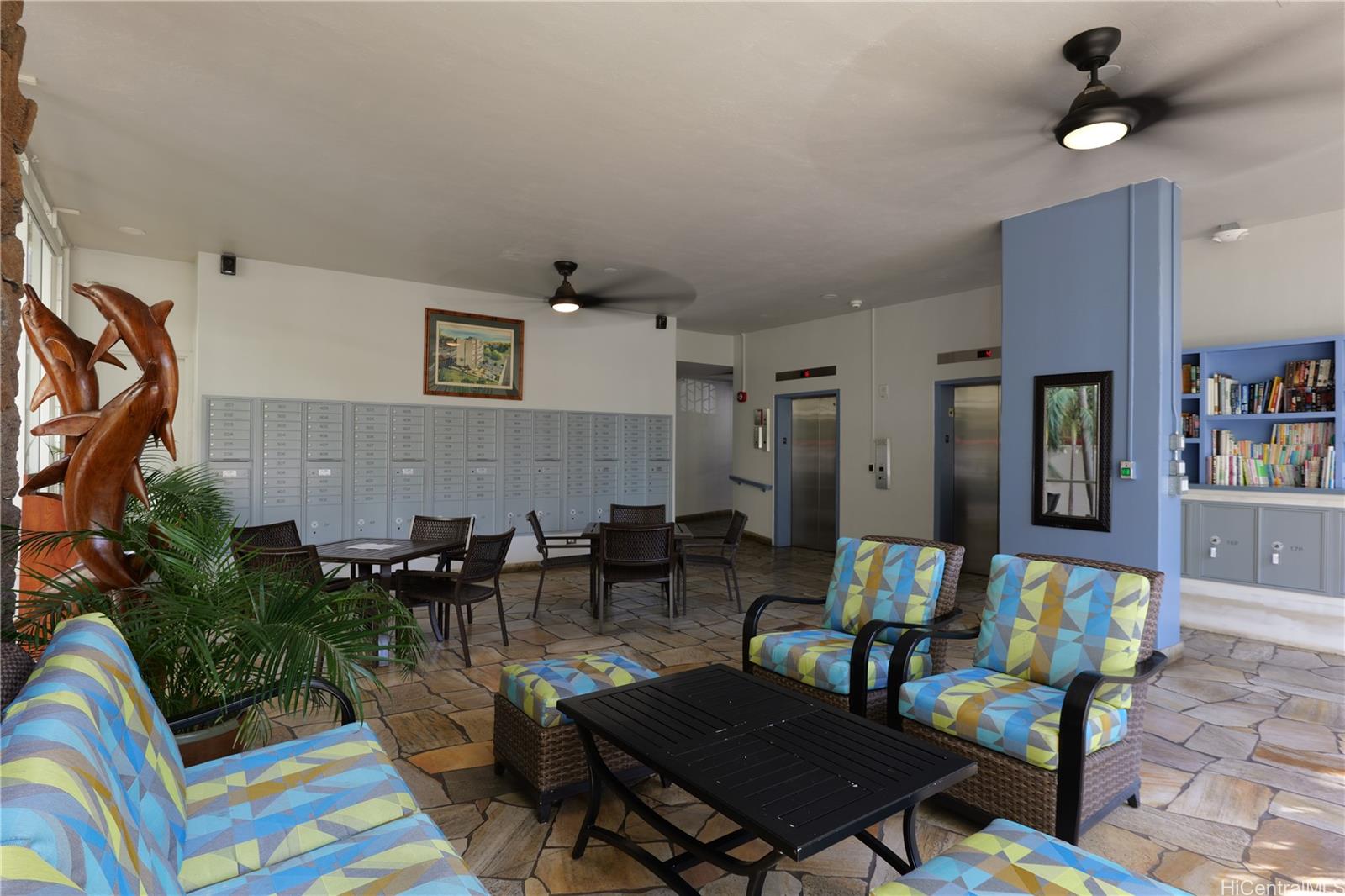 Seaside Towers condo # 404, Honolulu, Hawaii - photo 13 of 18