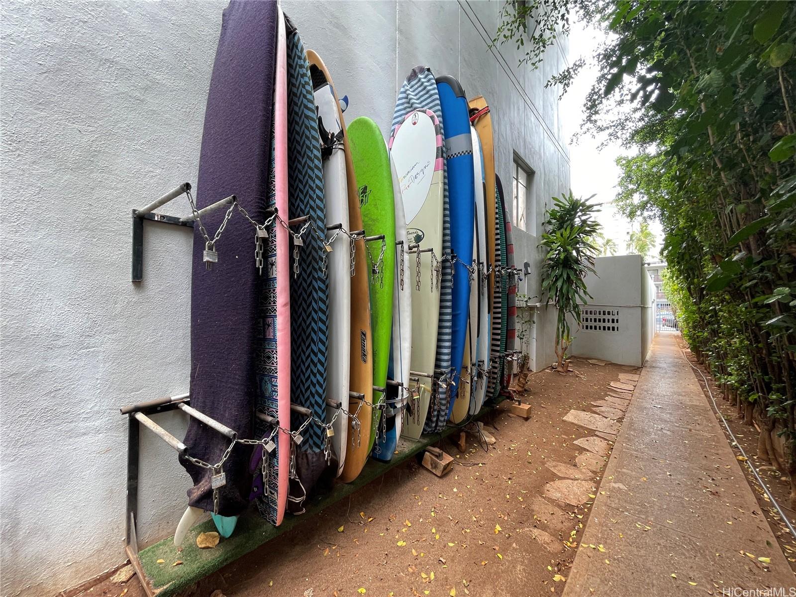 Seaside Towers condo # 404, Honolulu, Hawaii - photo 16 of 18