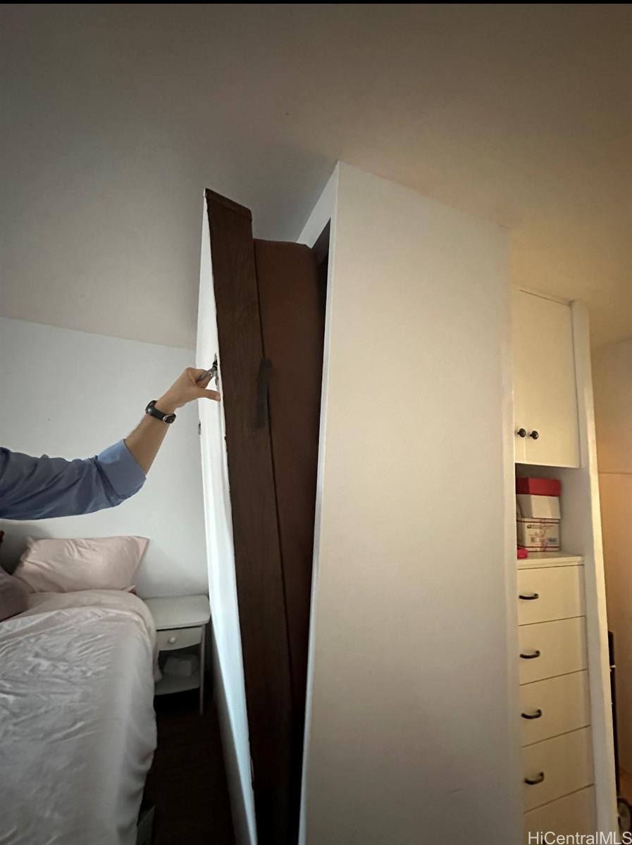 Seaside Towers condo # 804, Honolulu, Hawaii - photo 4 of 25