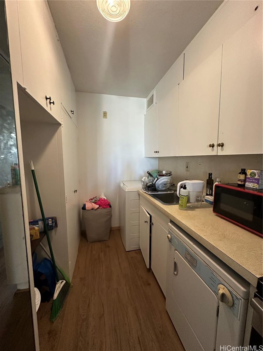 Seaside Towers condo # 804, Honolulu, Hawaii - photo 10 of 25