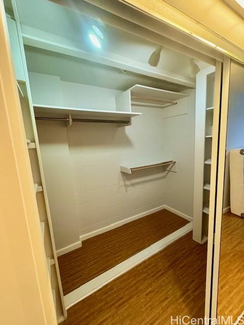 435 Seaside Street Honolulu - Rental - photo 11 of 19