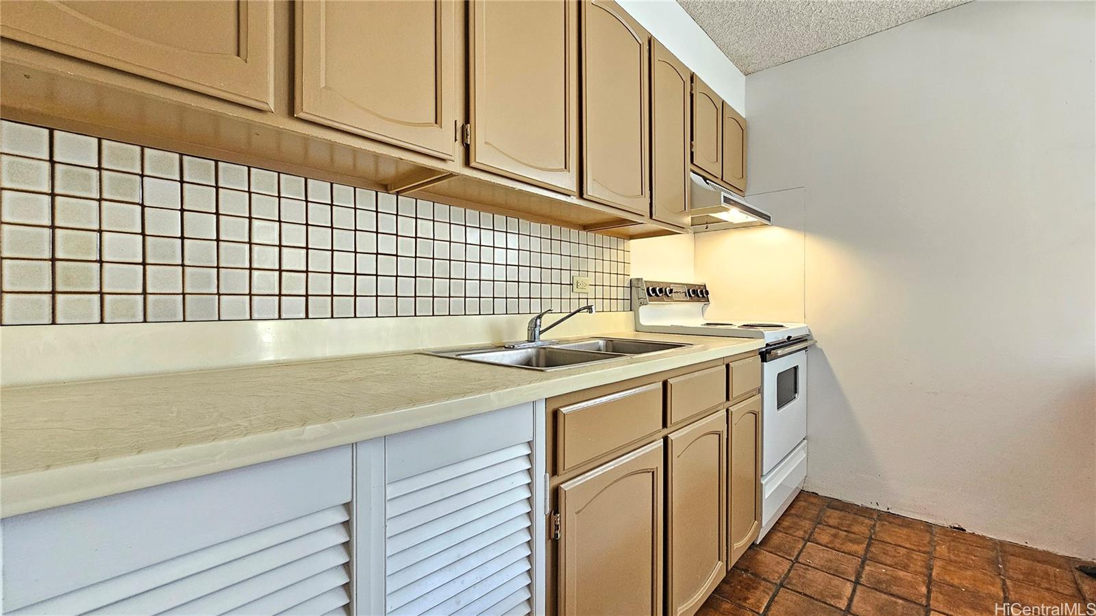 Walina Apts condo # 203, Honolulu, Hawaii - photo 12 of 20