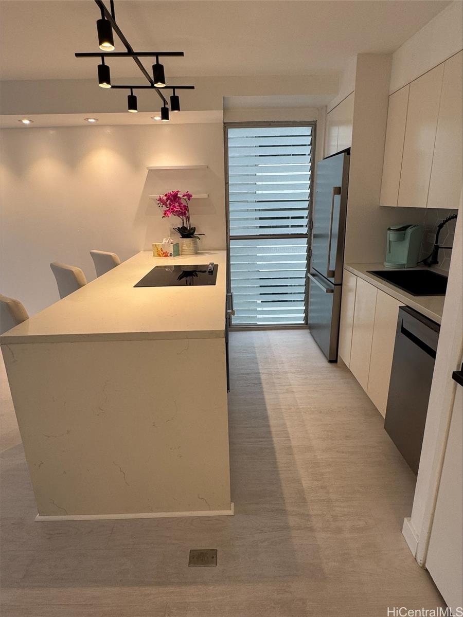 Walina Apts condo # 304, Honolulu, Hawaii - photo 15 of 24