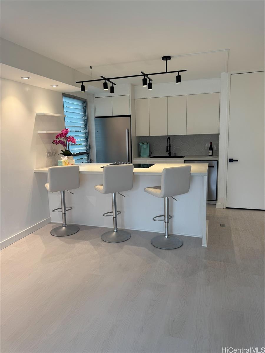 Walina Apts condo # 304, Honolulu, Hawaii - photo 4 of 24