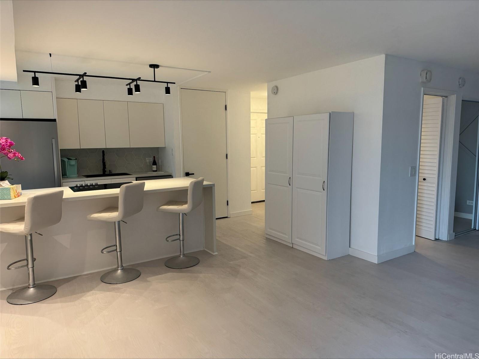 Walina Apts condo # 304, Honolulu, Hawaii - photo 6 of 24