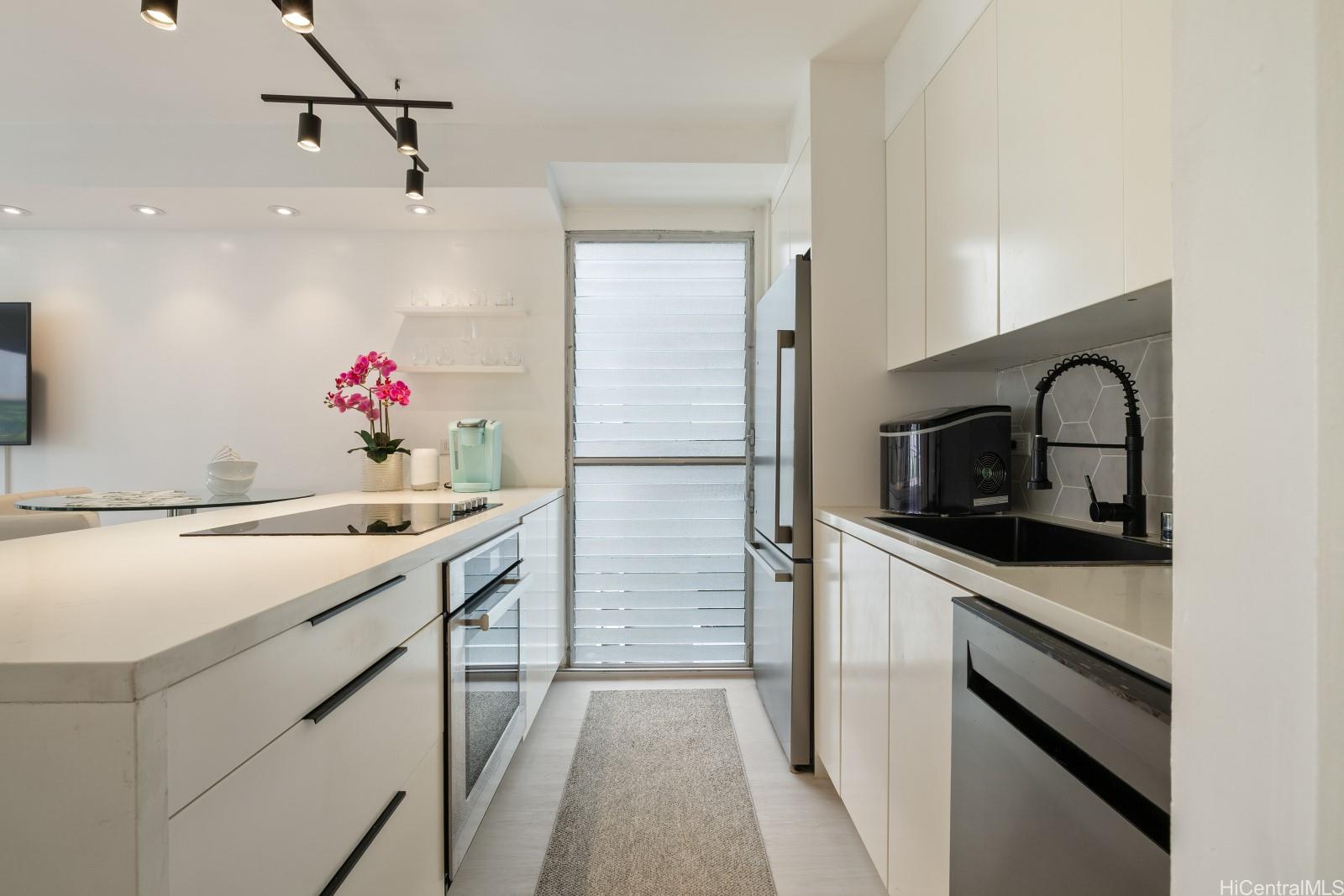 435 Walina Street Honolulu - Rental - photo 4 of 20